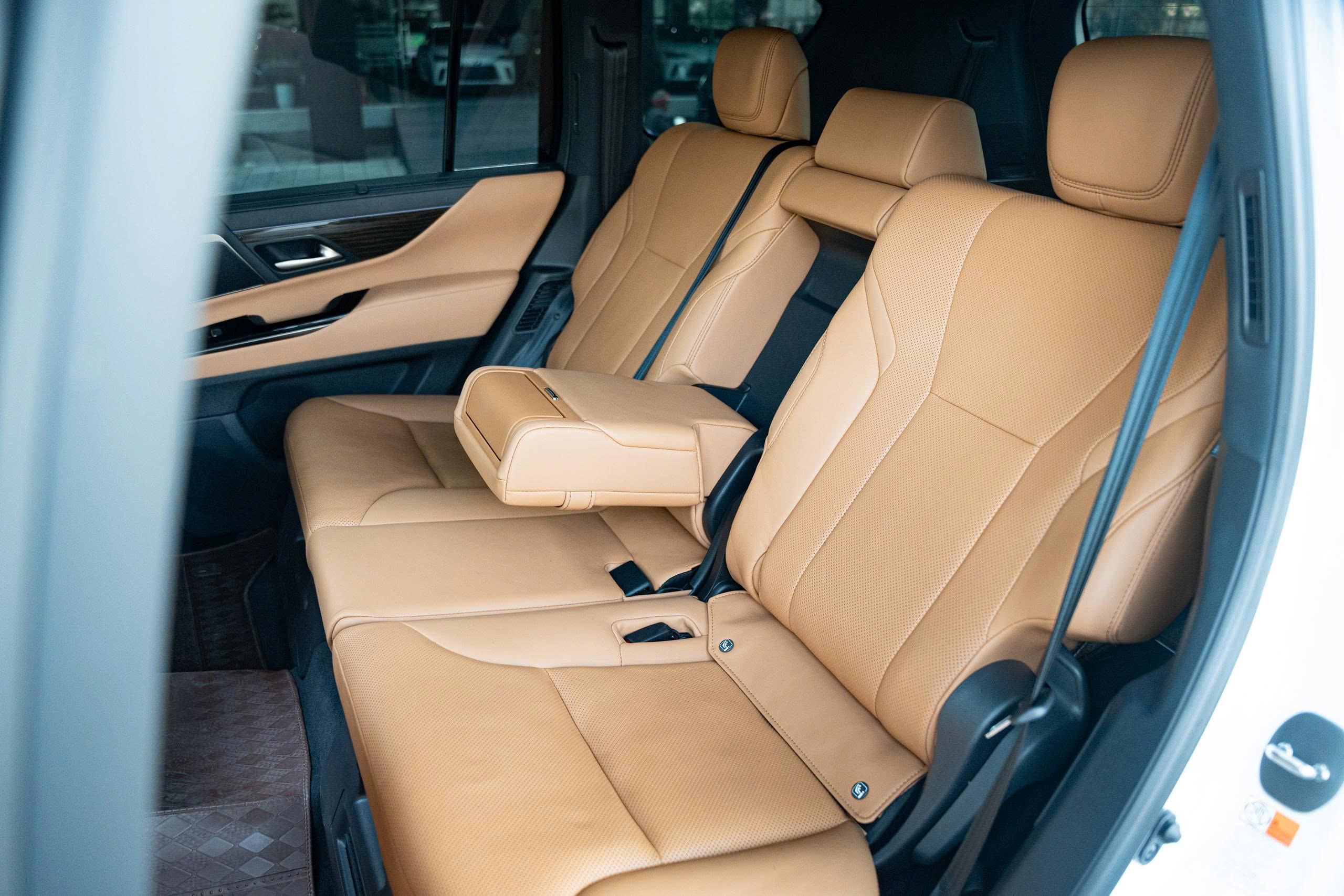 Lexus LX600 Urban 2023a13