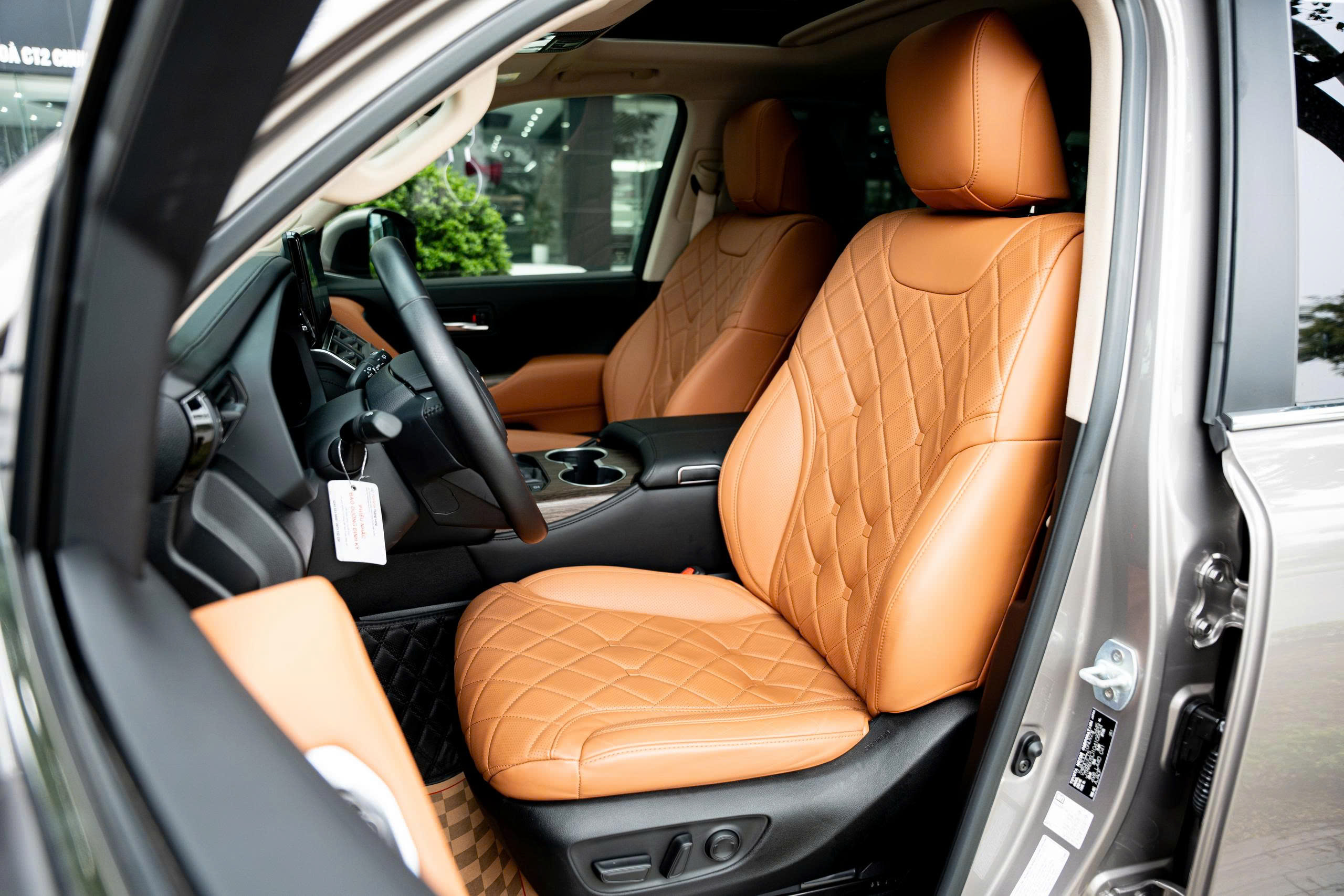 Toyota Land Cruiser LC300 2023a10