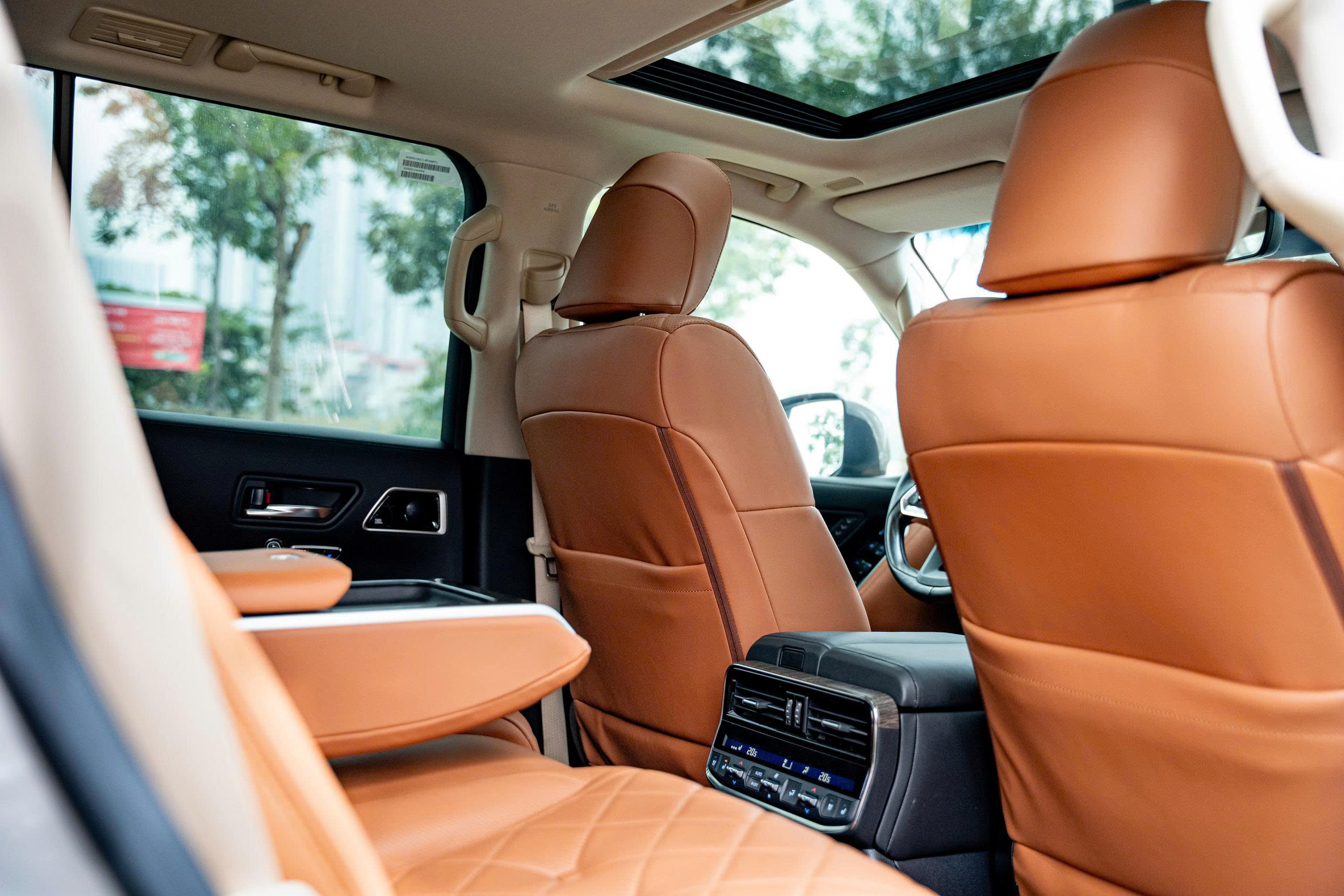 Toyota Land Cruiser LC300 2023a14