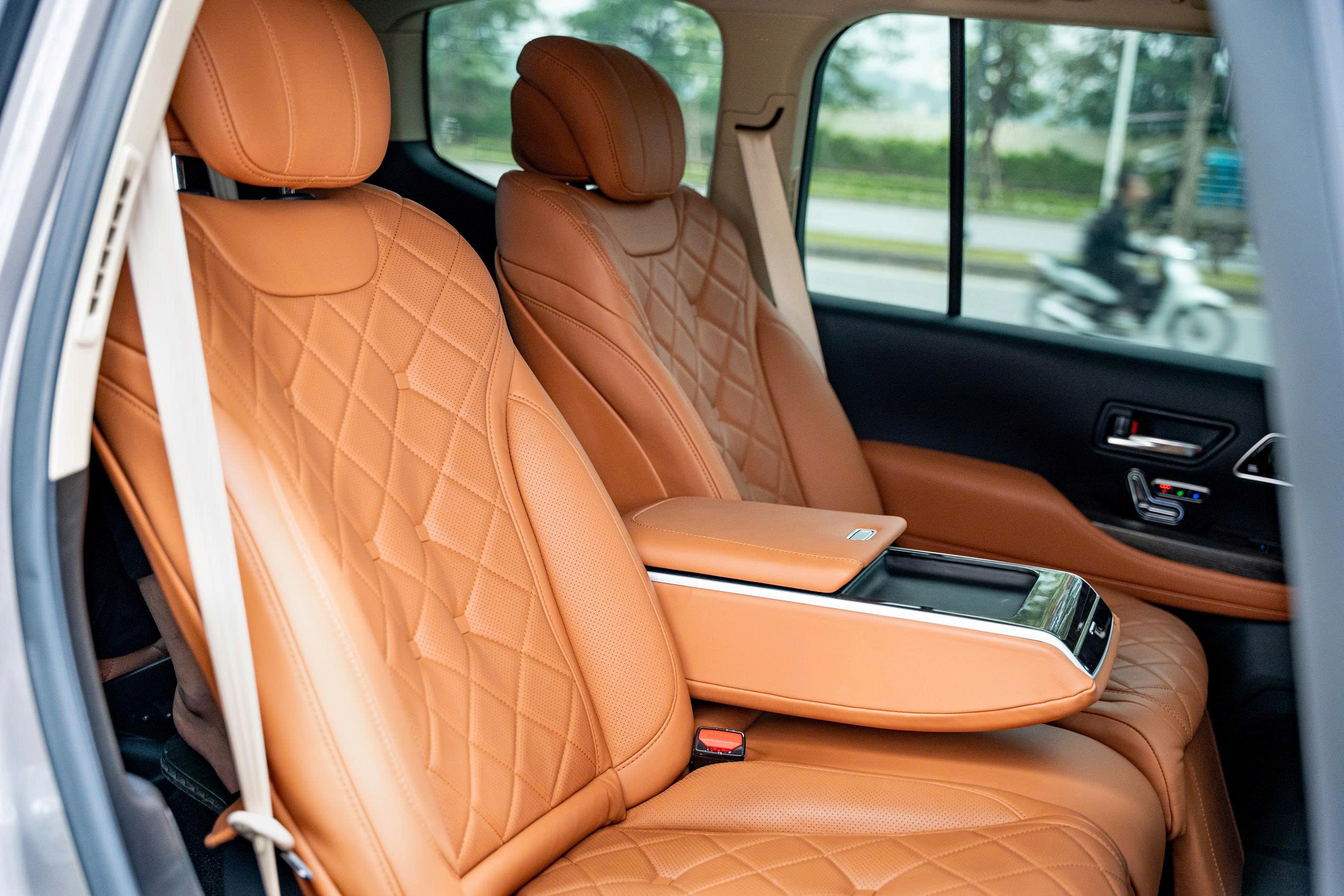 Toyota Land Cruiser LC300 2023a15