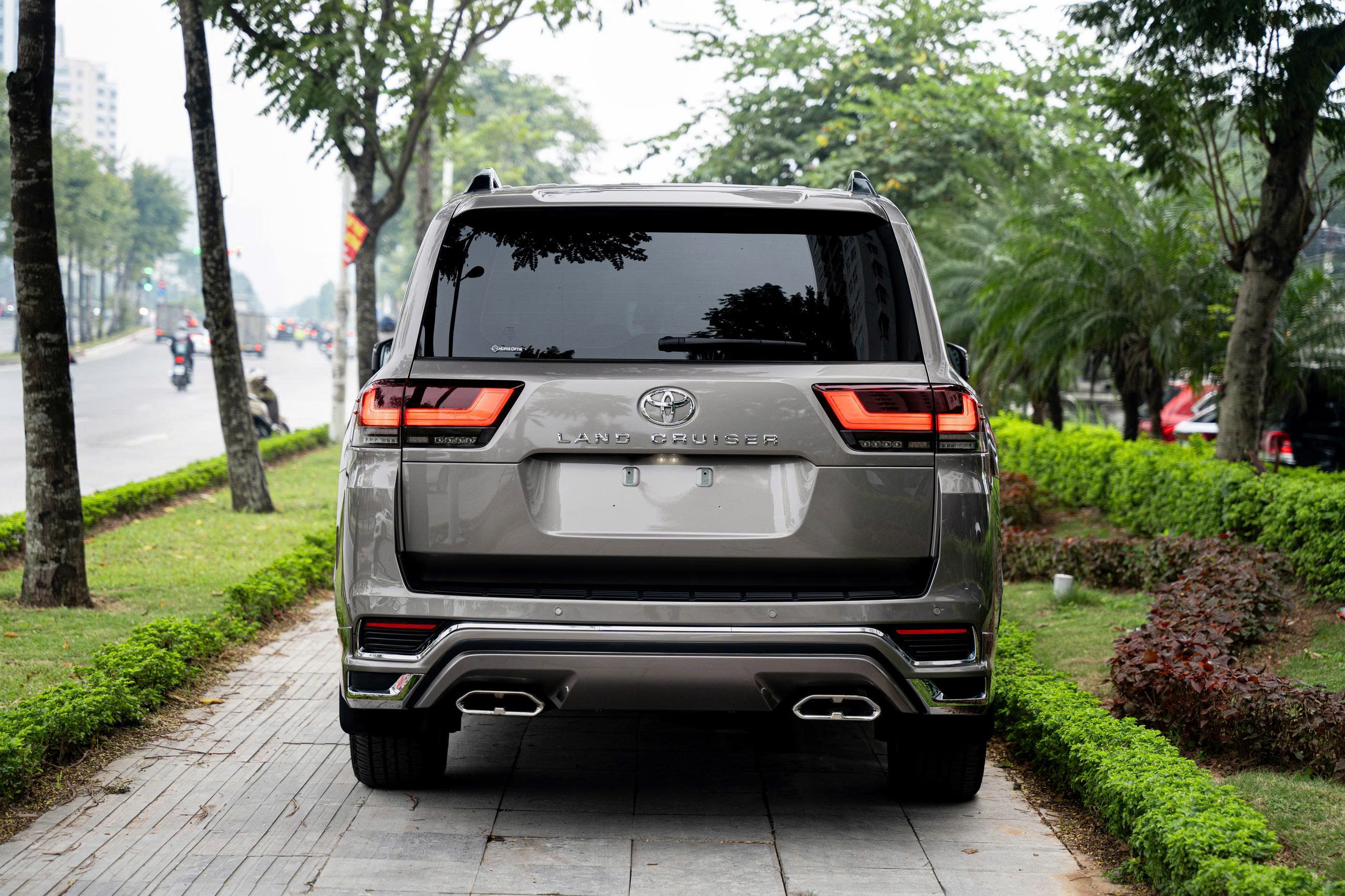 Toyota Land Cruiser LC300 2023a3