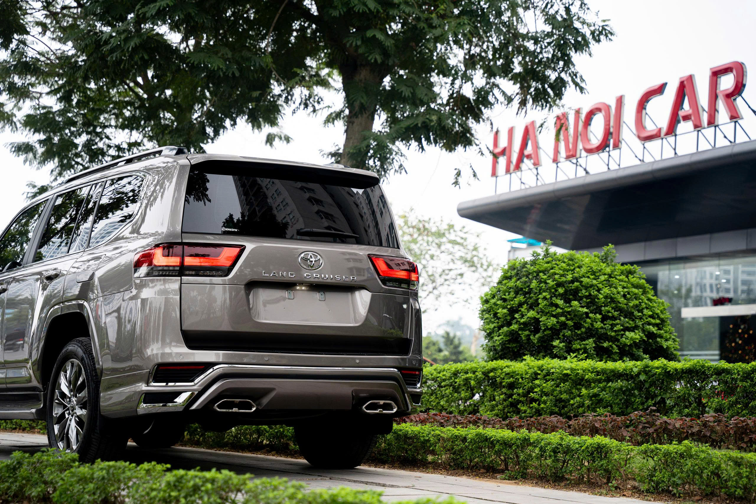 Toyota Land Cruiser LC300 2023a7