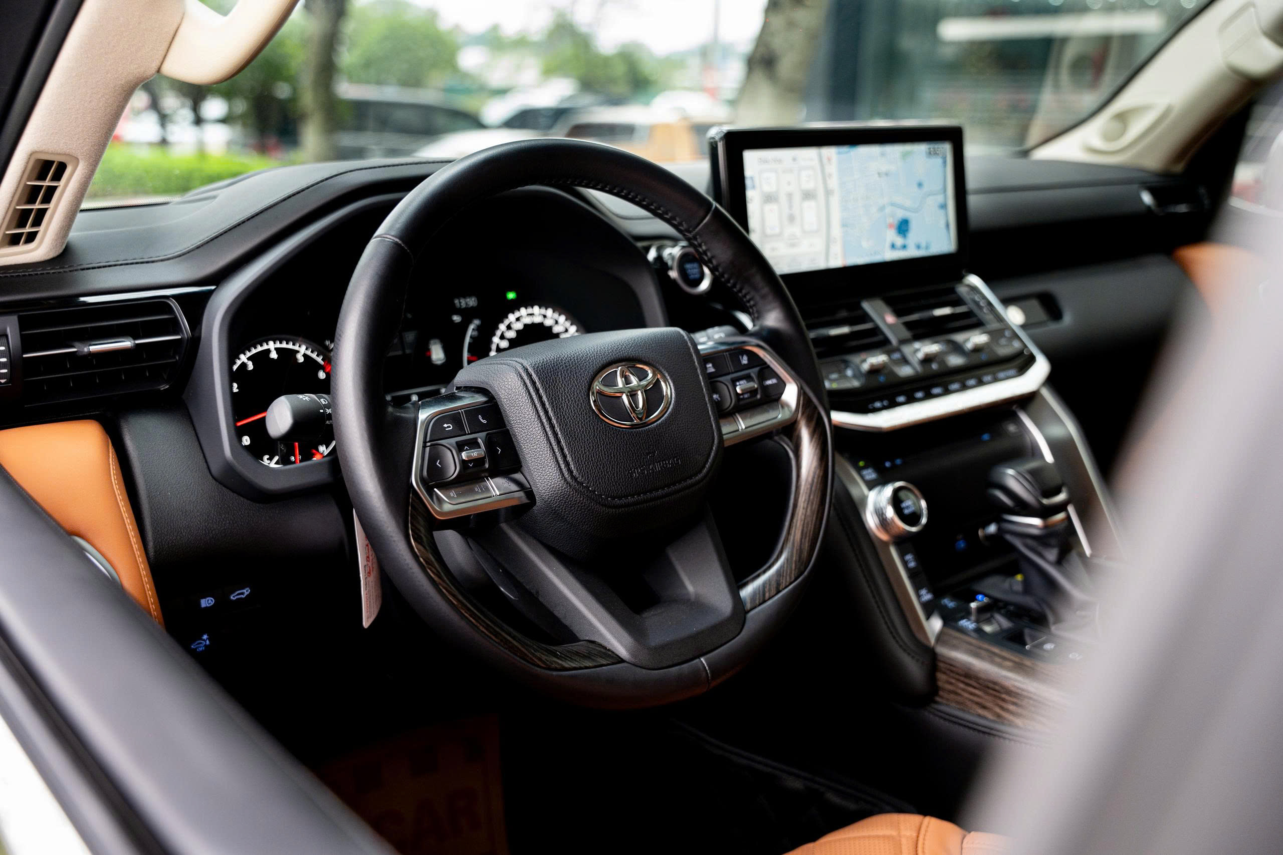 Toyota Land Cruiser LC300 2023a9