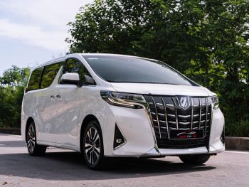 Toyota Alpahrd 2025 -