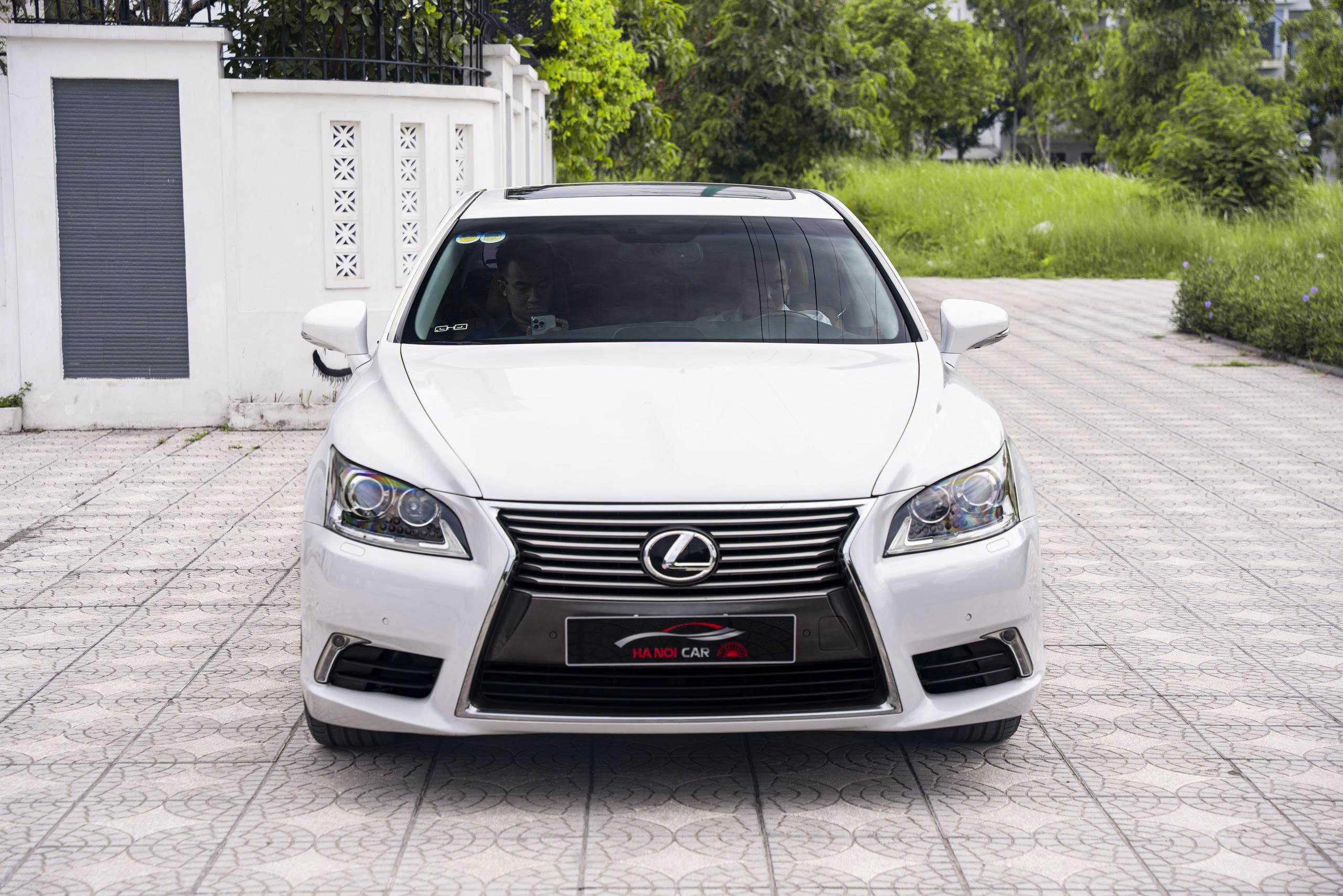 Lexus LS460 2016a1