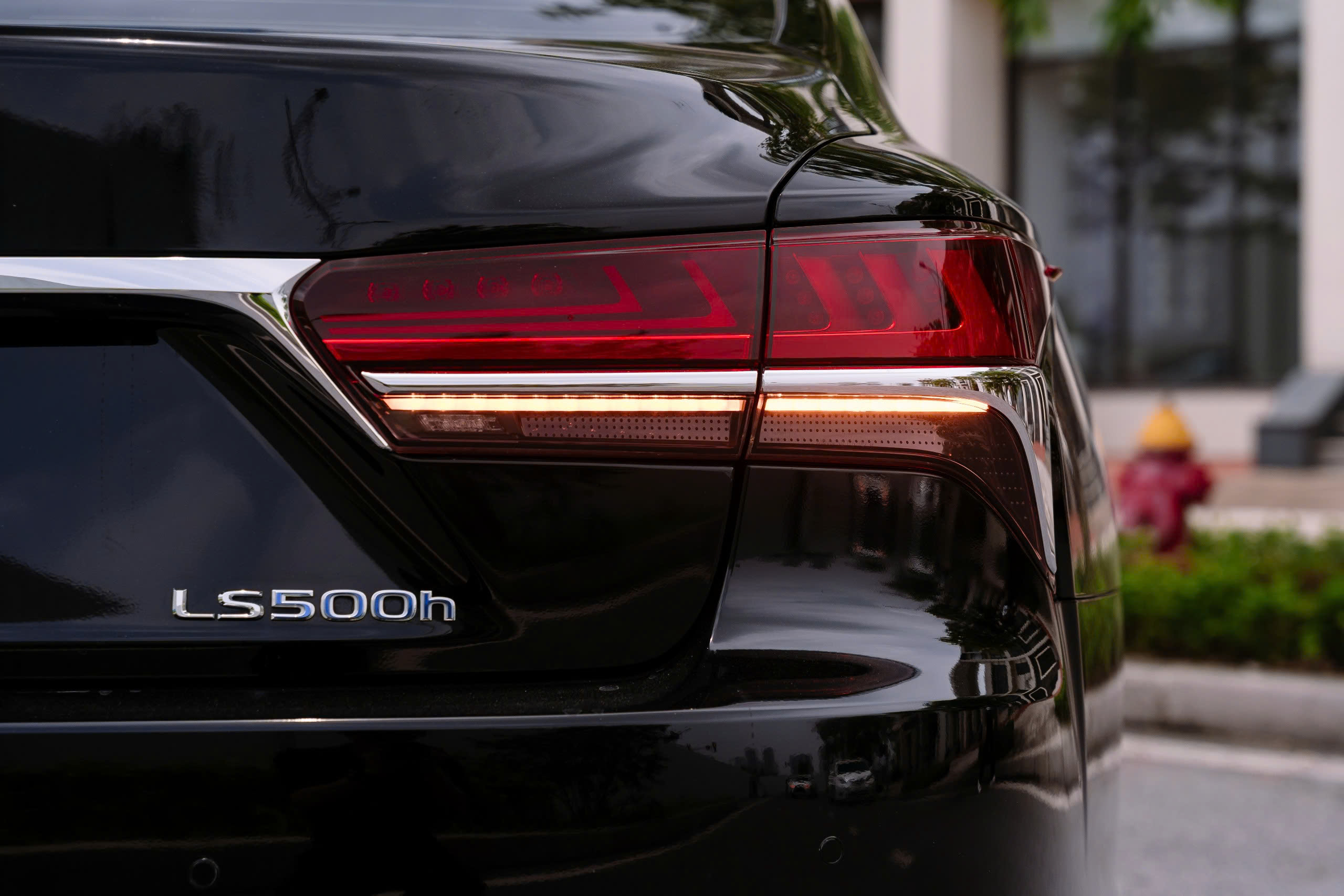 Lexus LS500h a3