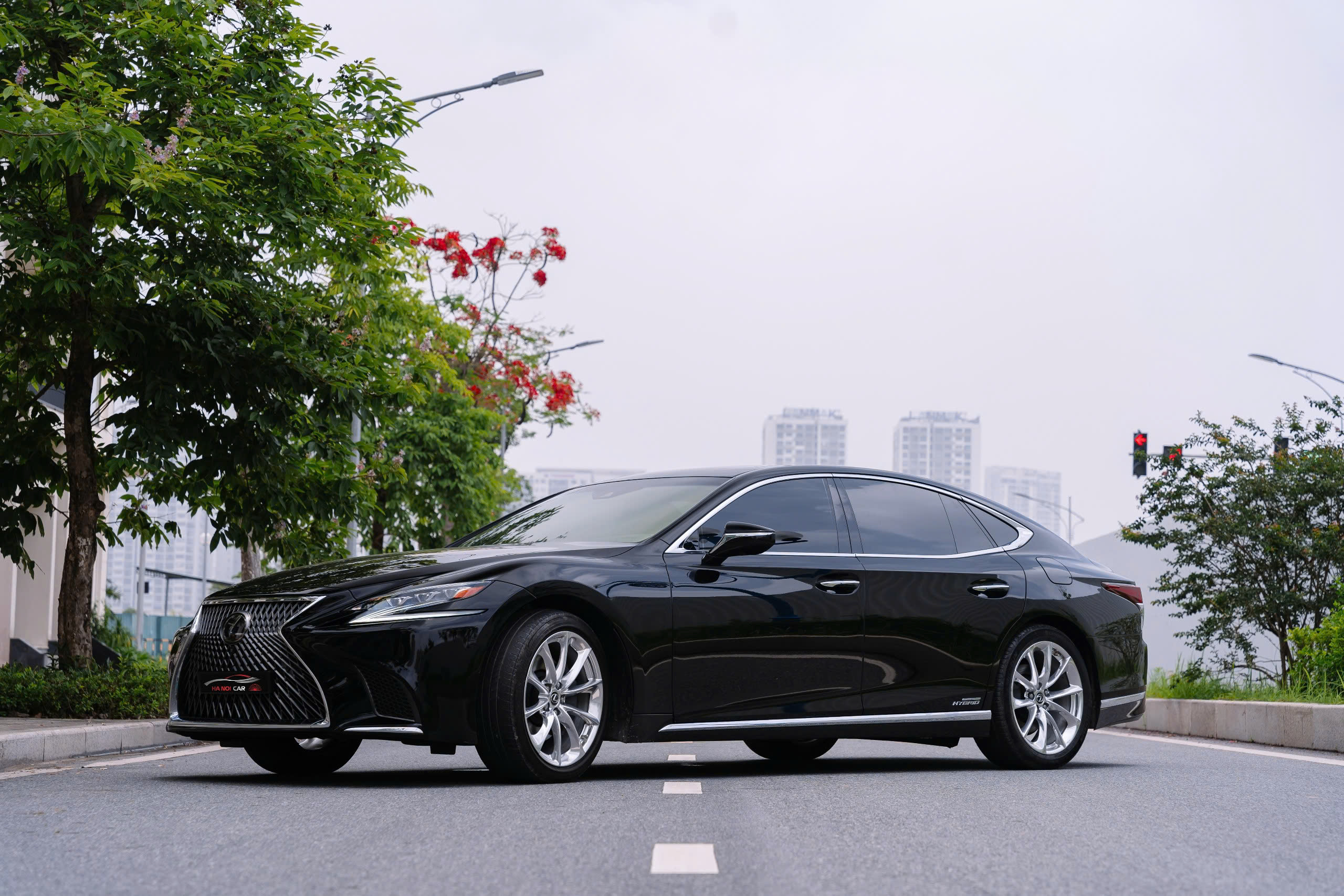 Lexus LS500h
