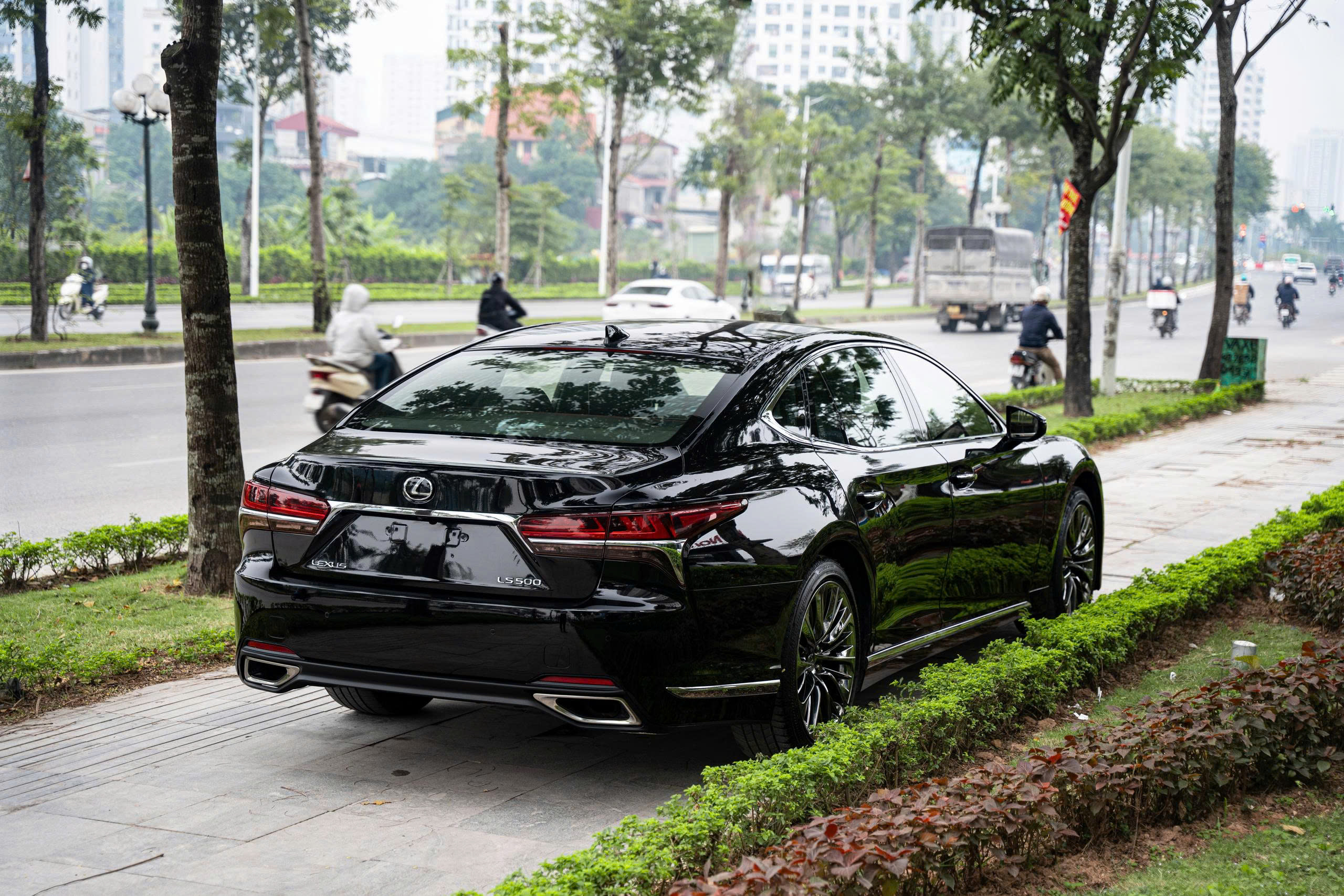 Lexus LS500 2019a4