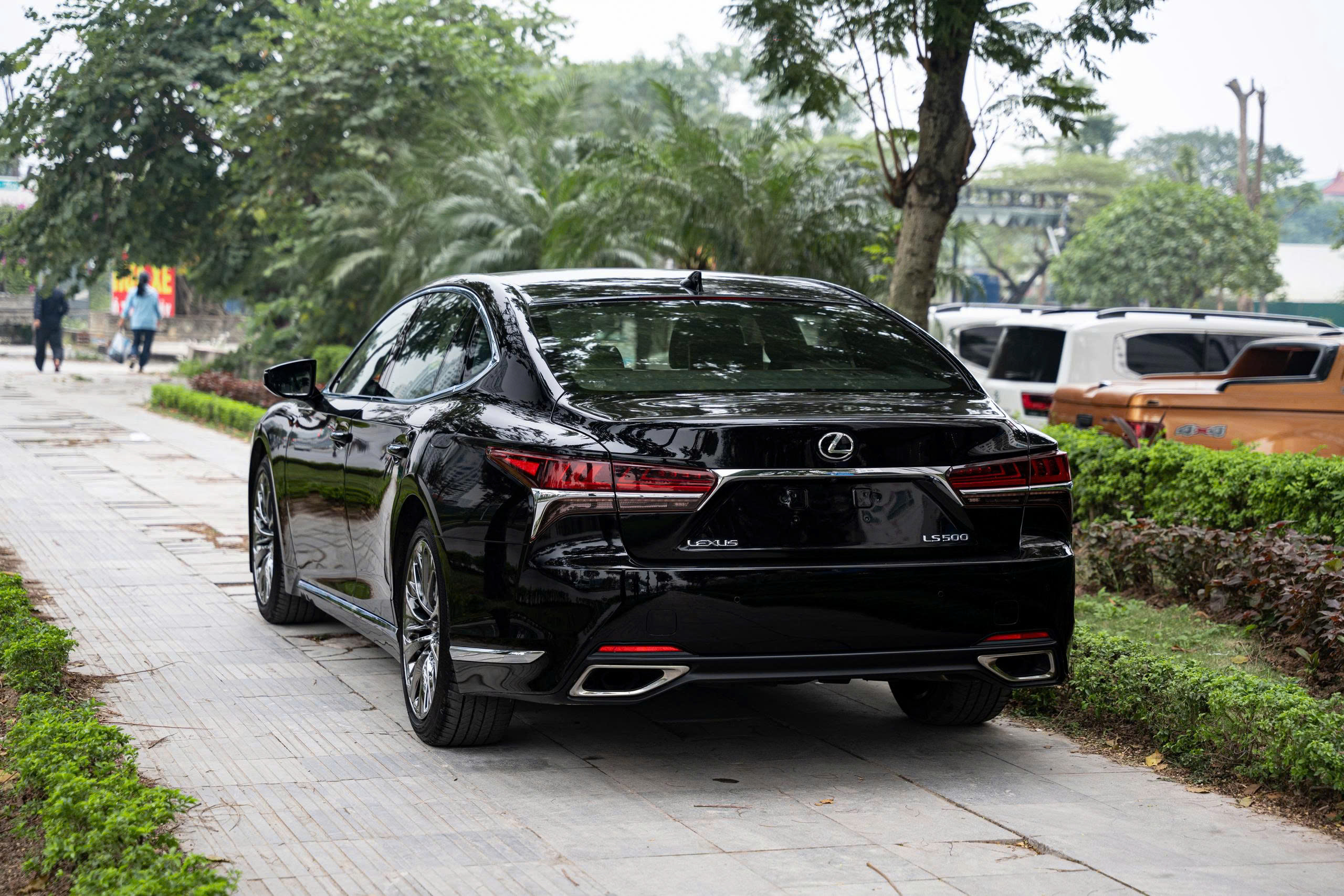 Lexus LS500 2019a6