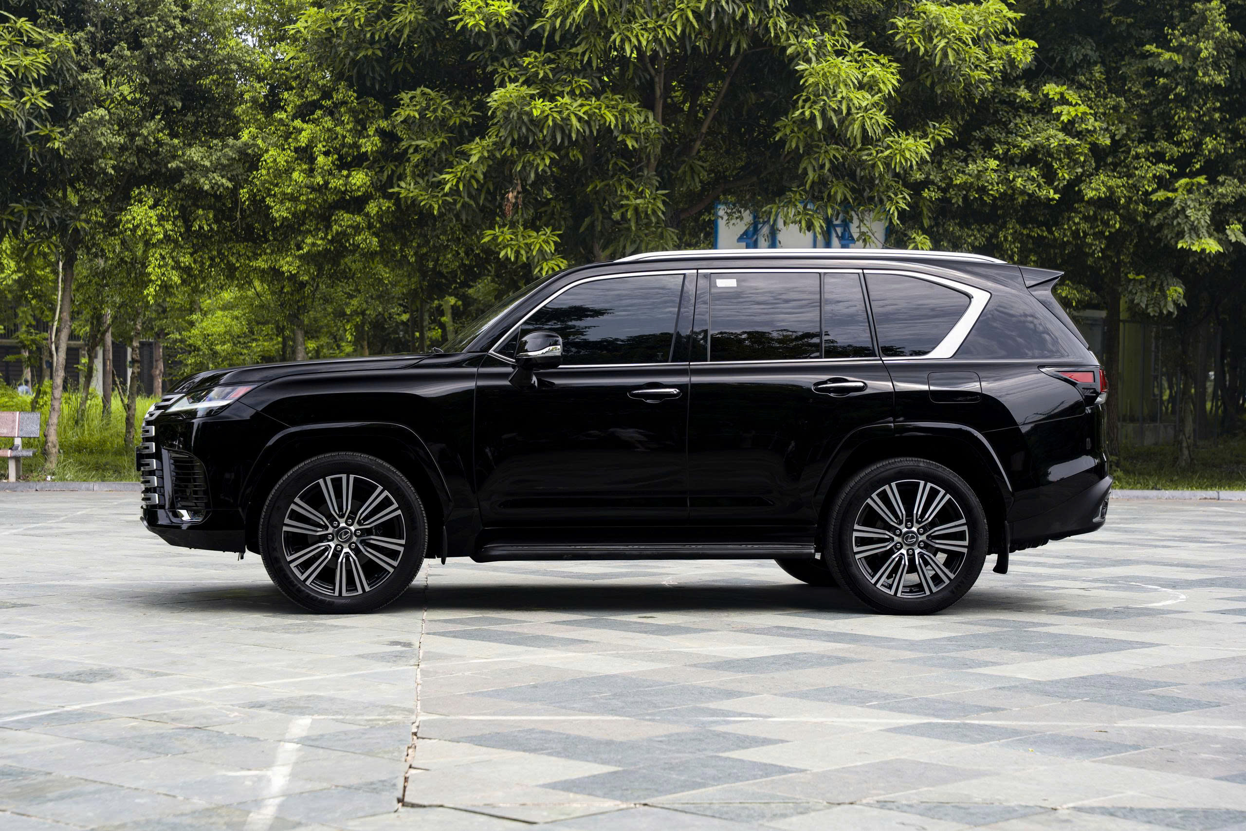 Lexus LX600 URBAN 2024A5