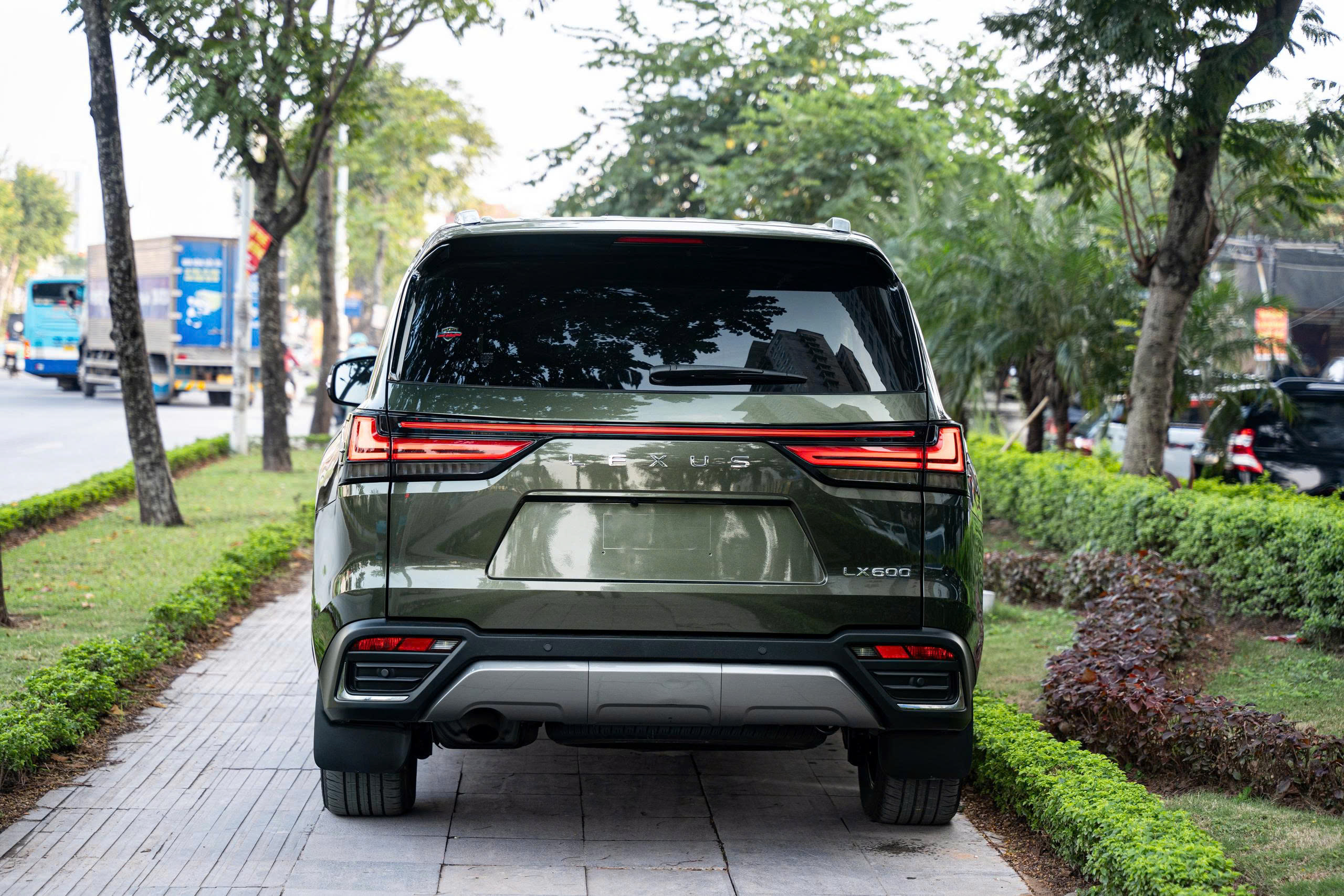 Lexus LX600 Urban 2024a3