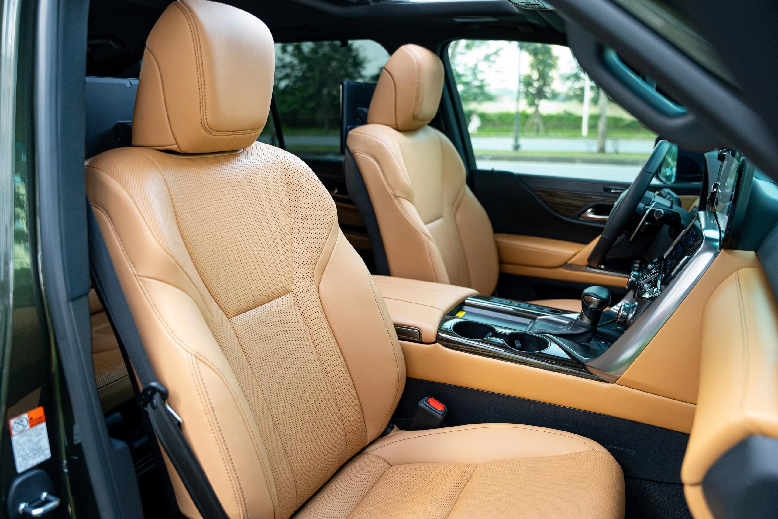 Lexus LX600 Urban 2024a8