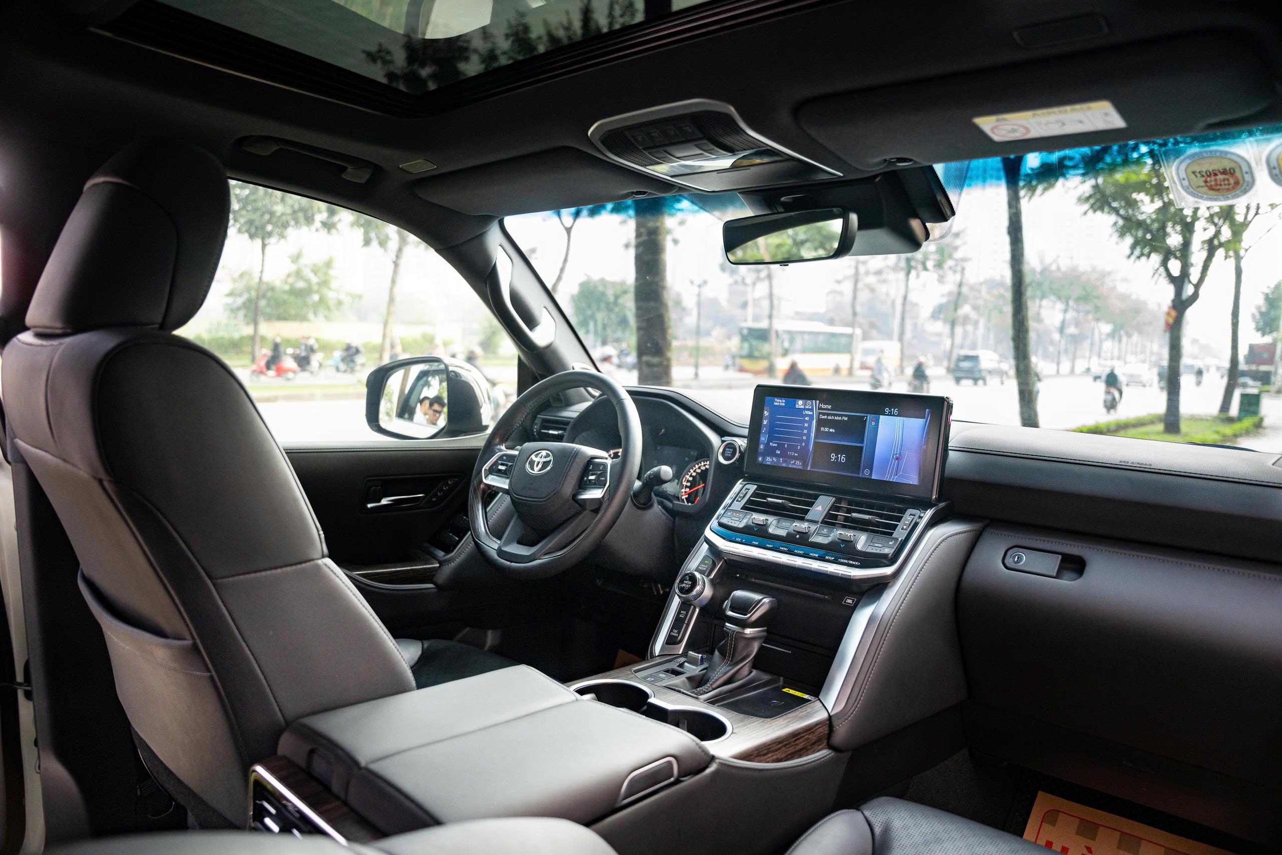 Toyota Land Cruiser LC300 2022a12