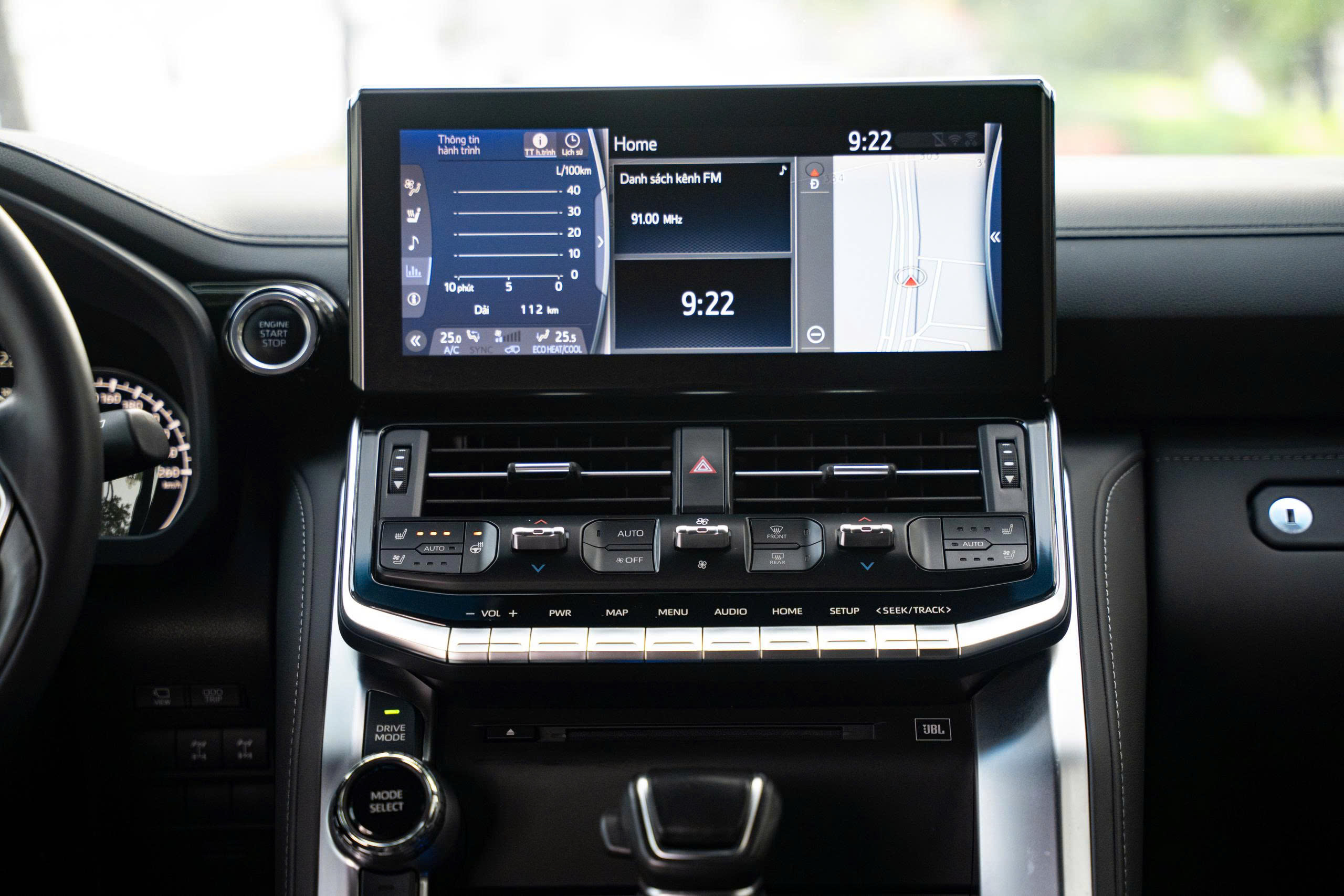 Toyota Land Cruiser LC300 2022a14