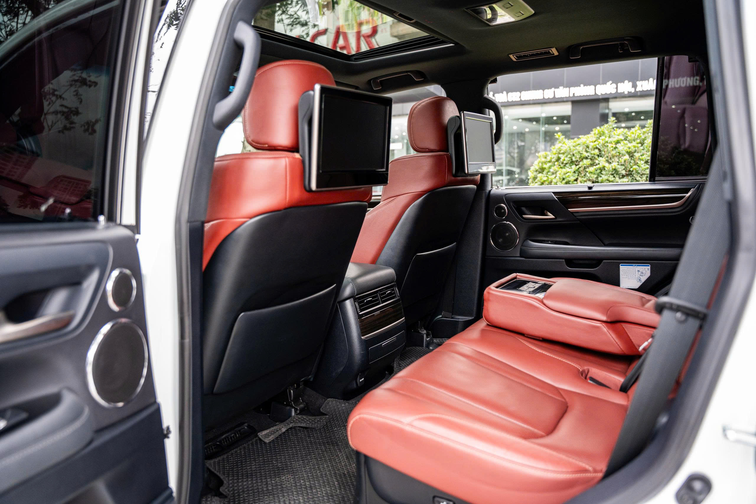 Lexus LX570 Trung Đông 2020a10