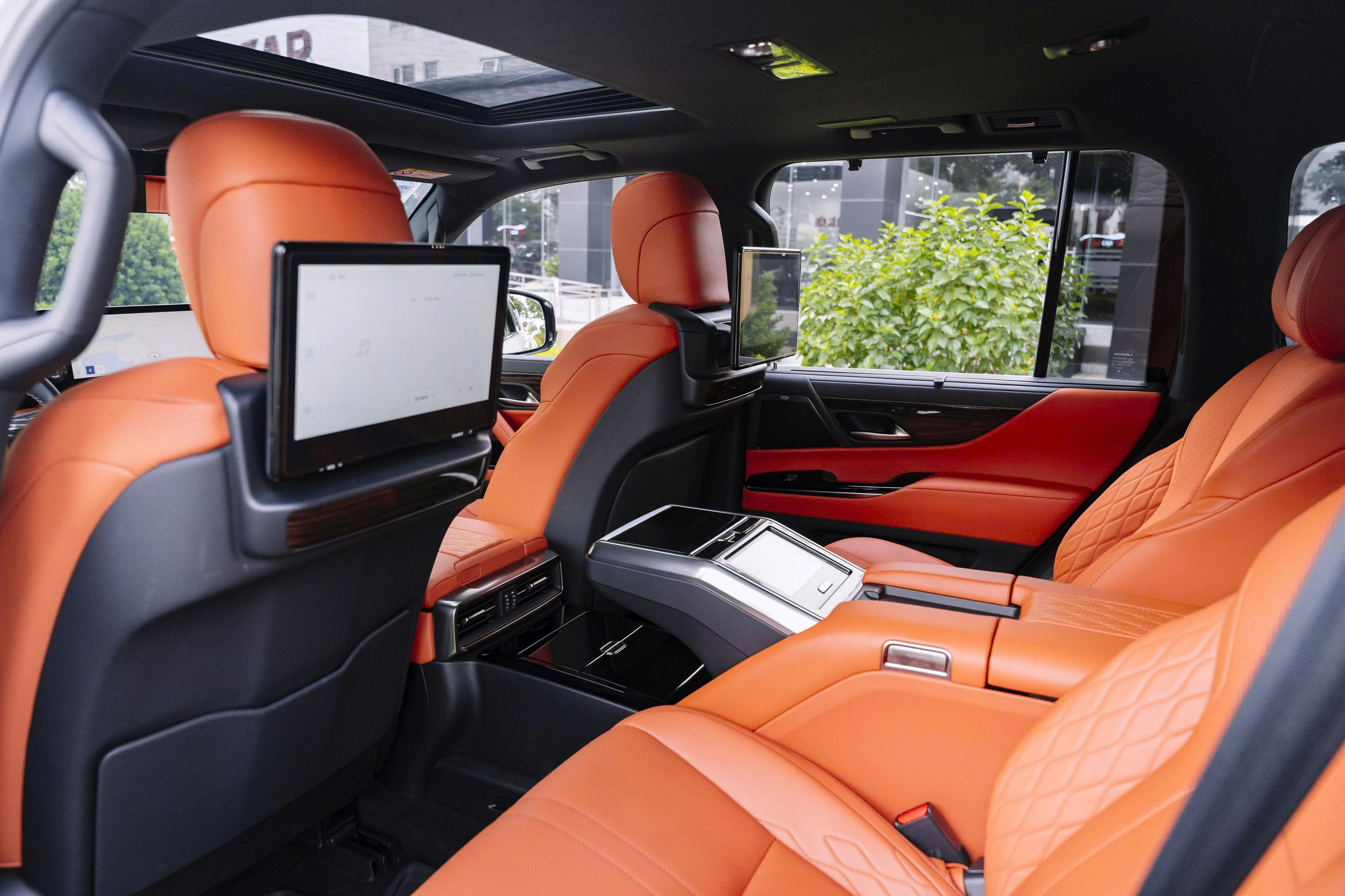 Lexus LX600 VIP 2023a10