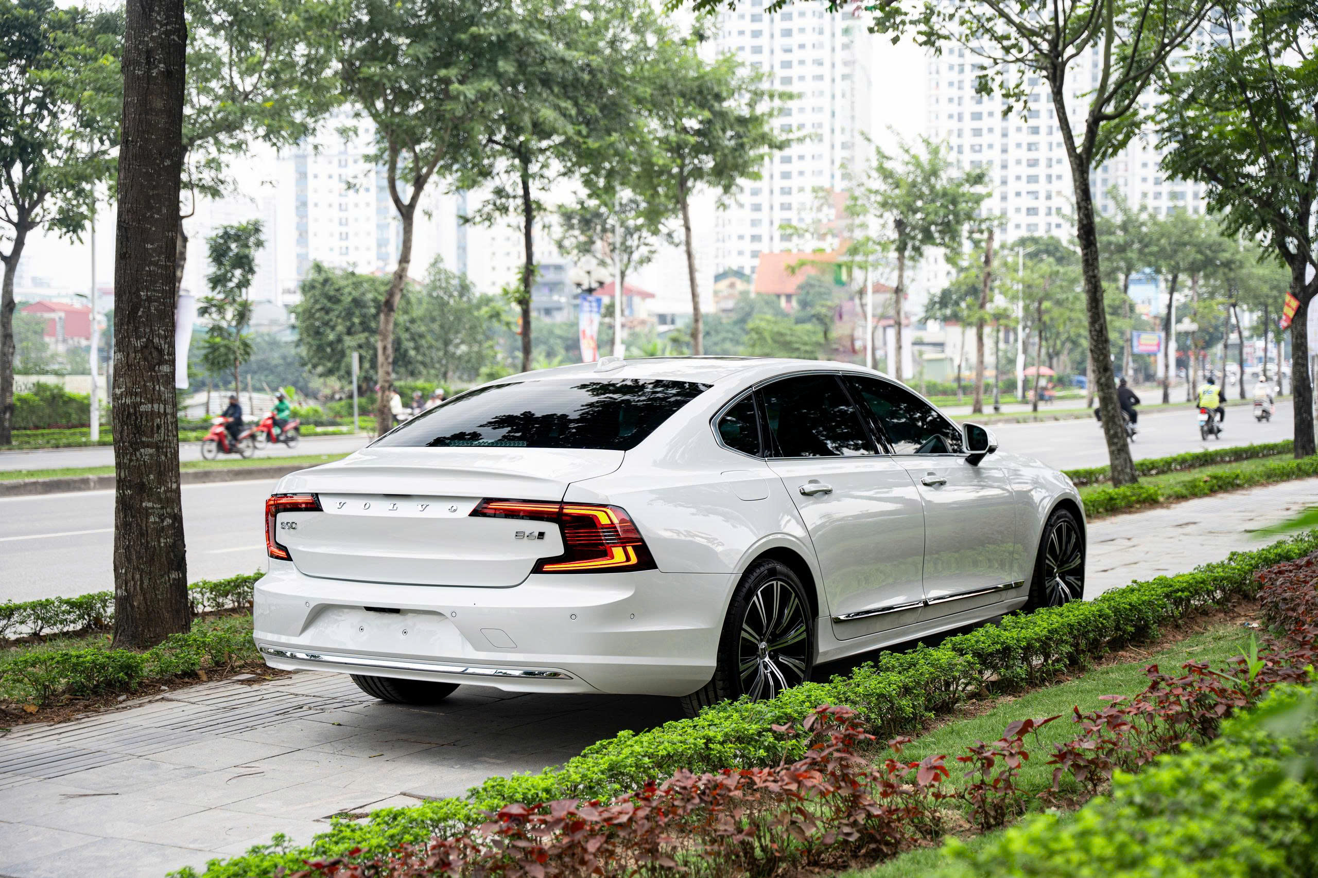 Volvo S90L Ultimate 2022a3