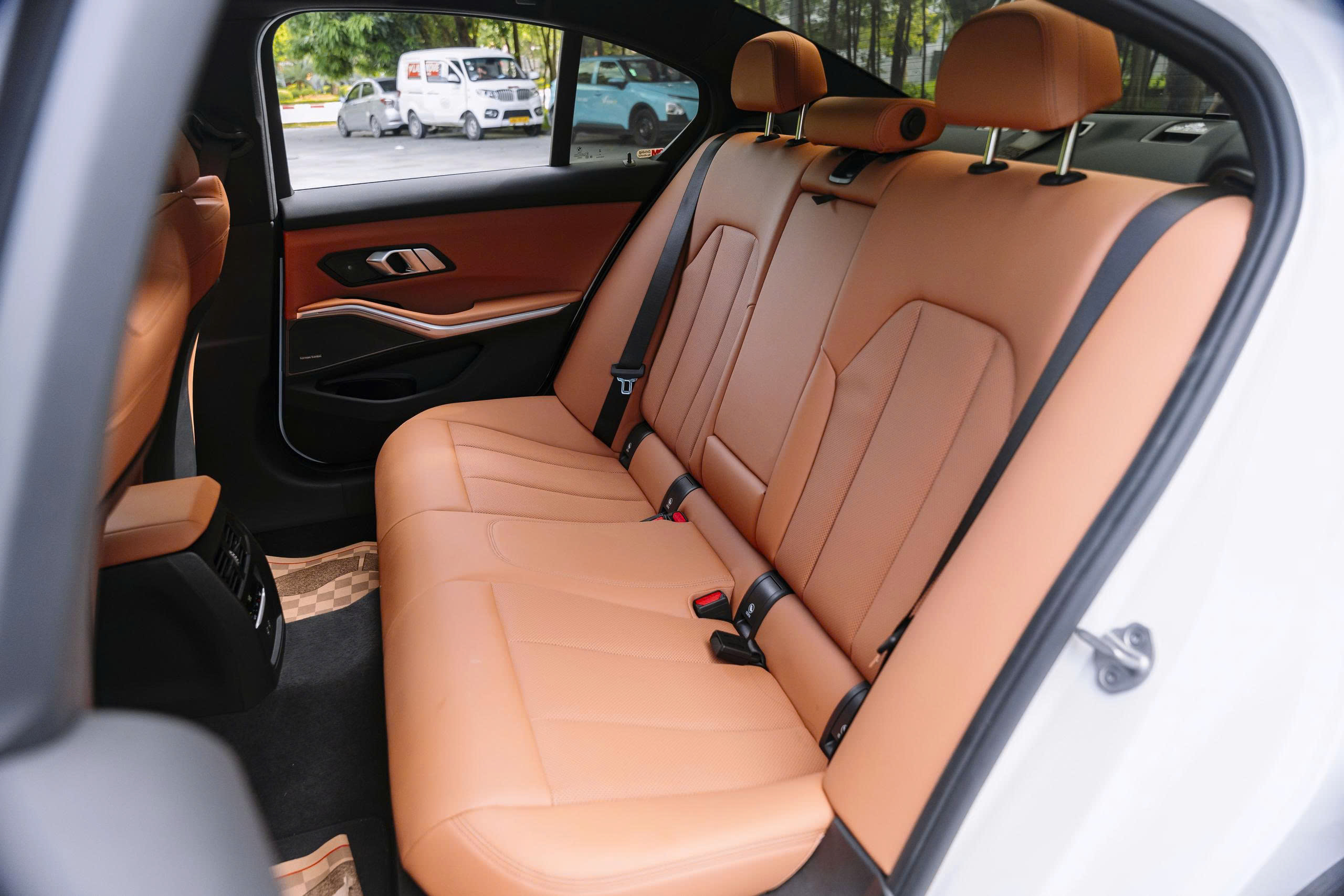 BMW 330i Msport 2025a11