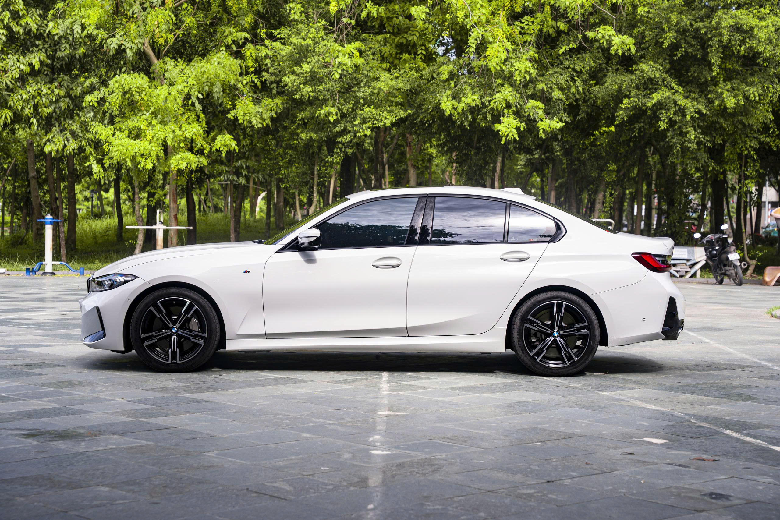 BMW 330i Msport 2025a6