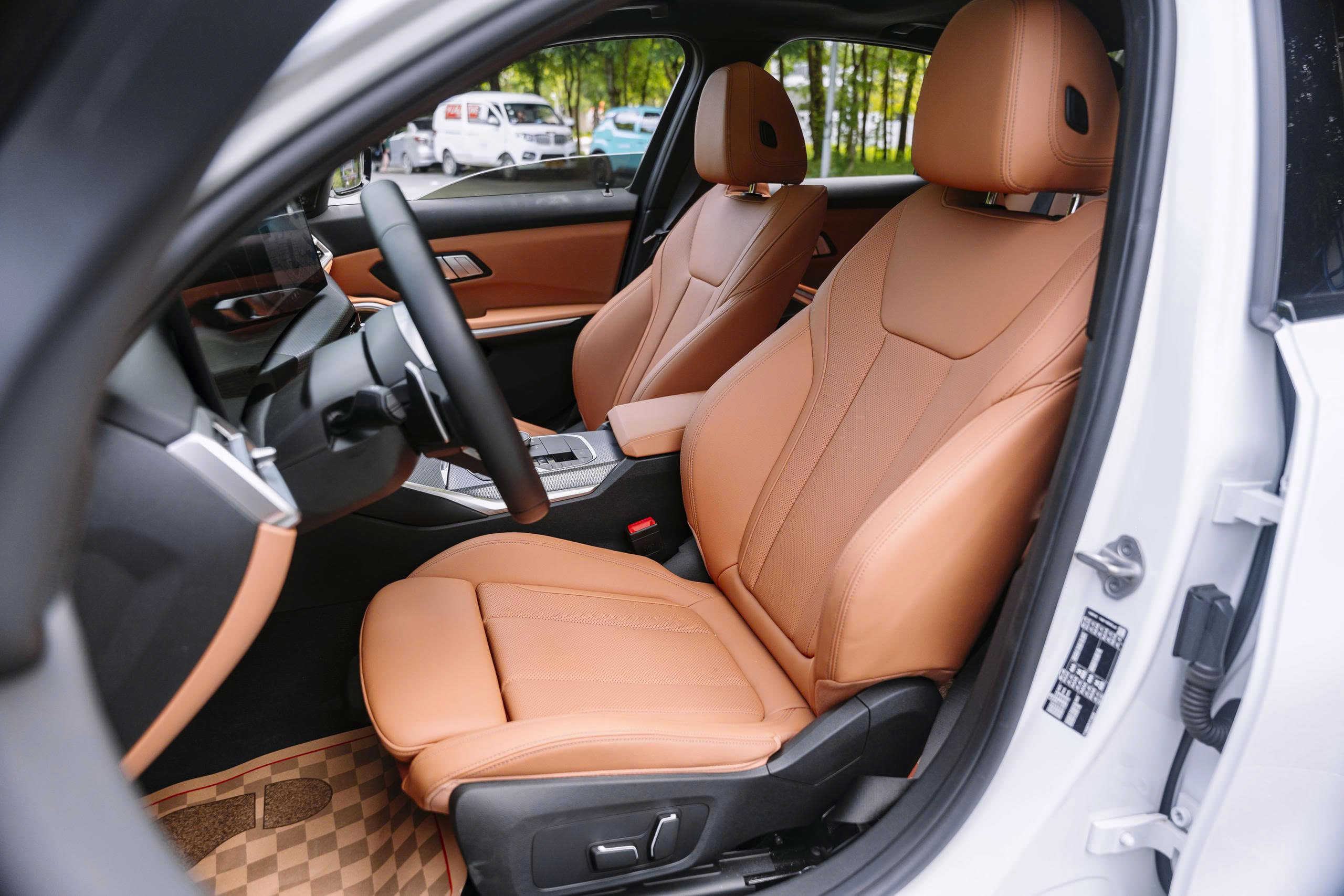 BMW 330i Msport 2025a8