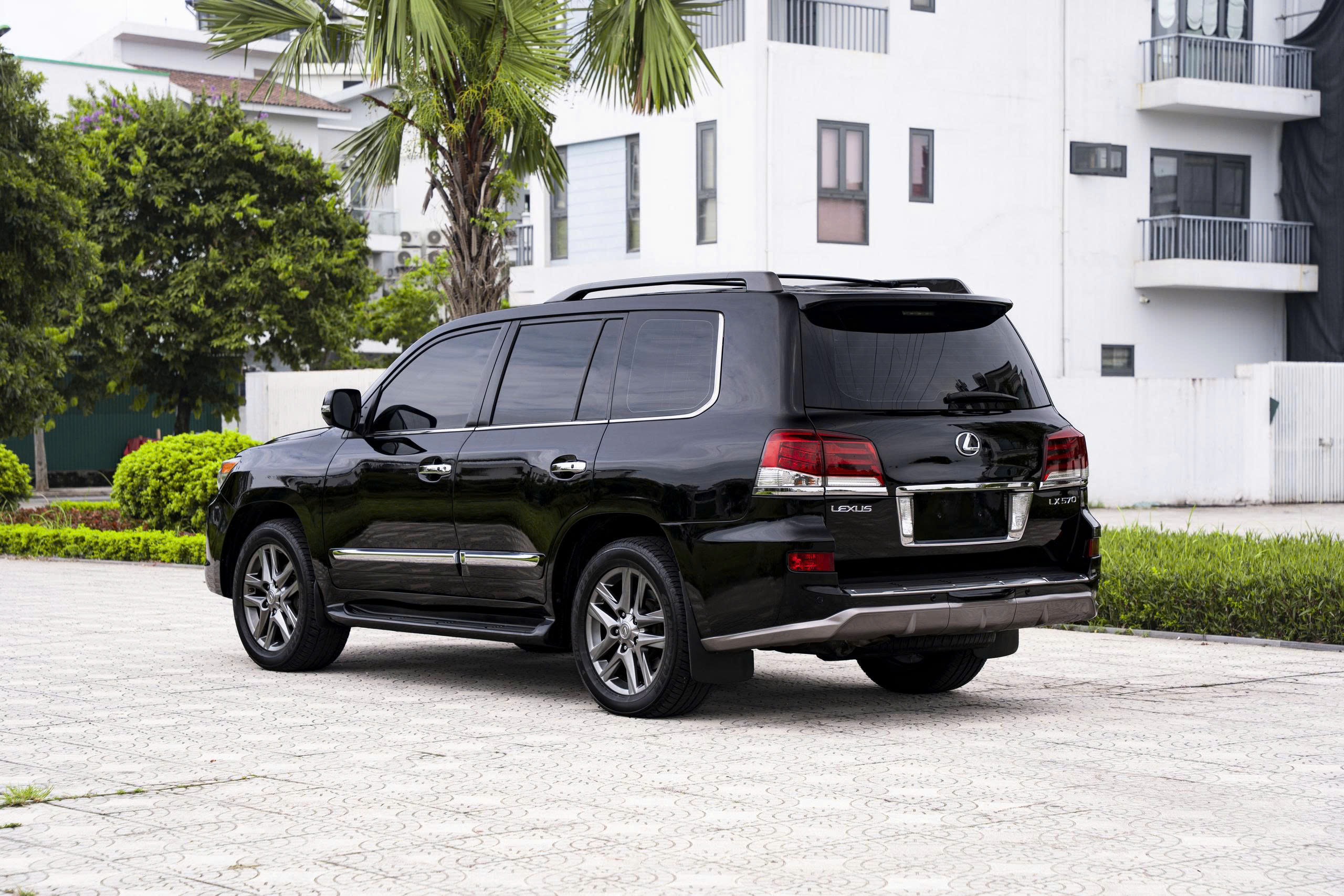 Lexus LX570 2014a3