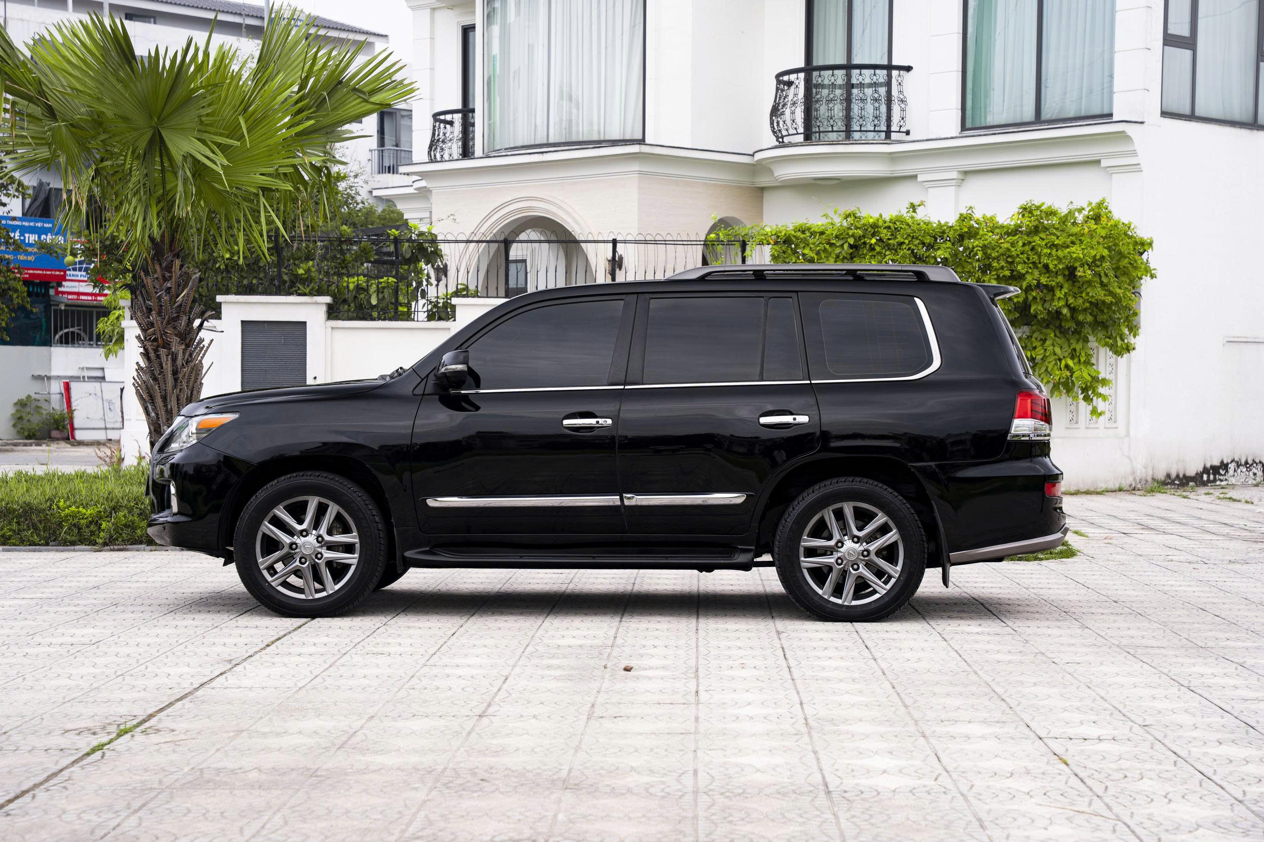 Lexus LX570 2014a6