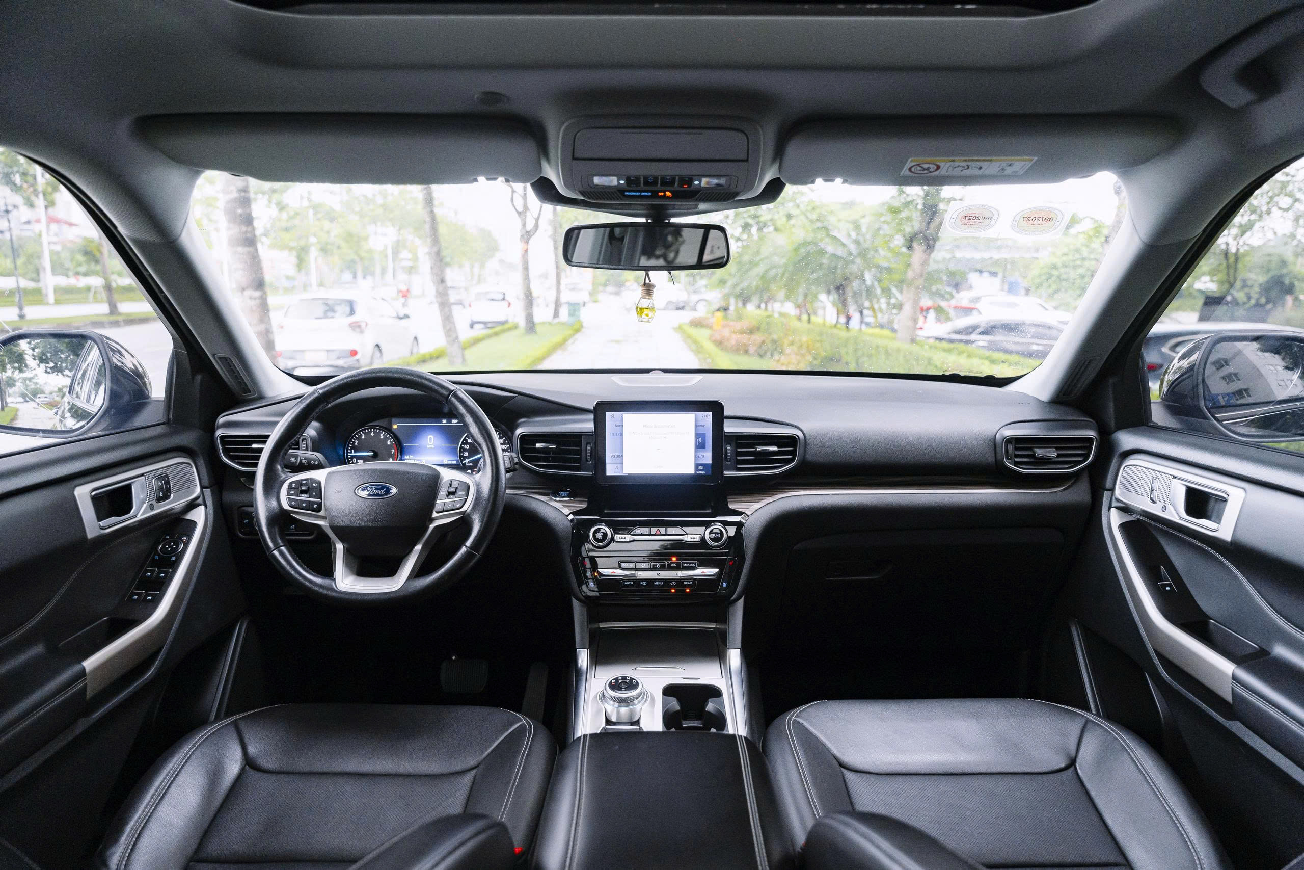 Ford Explorer 2023a10