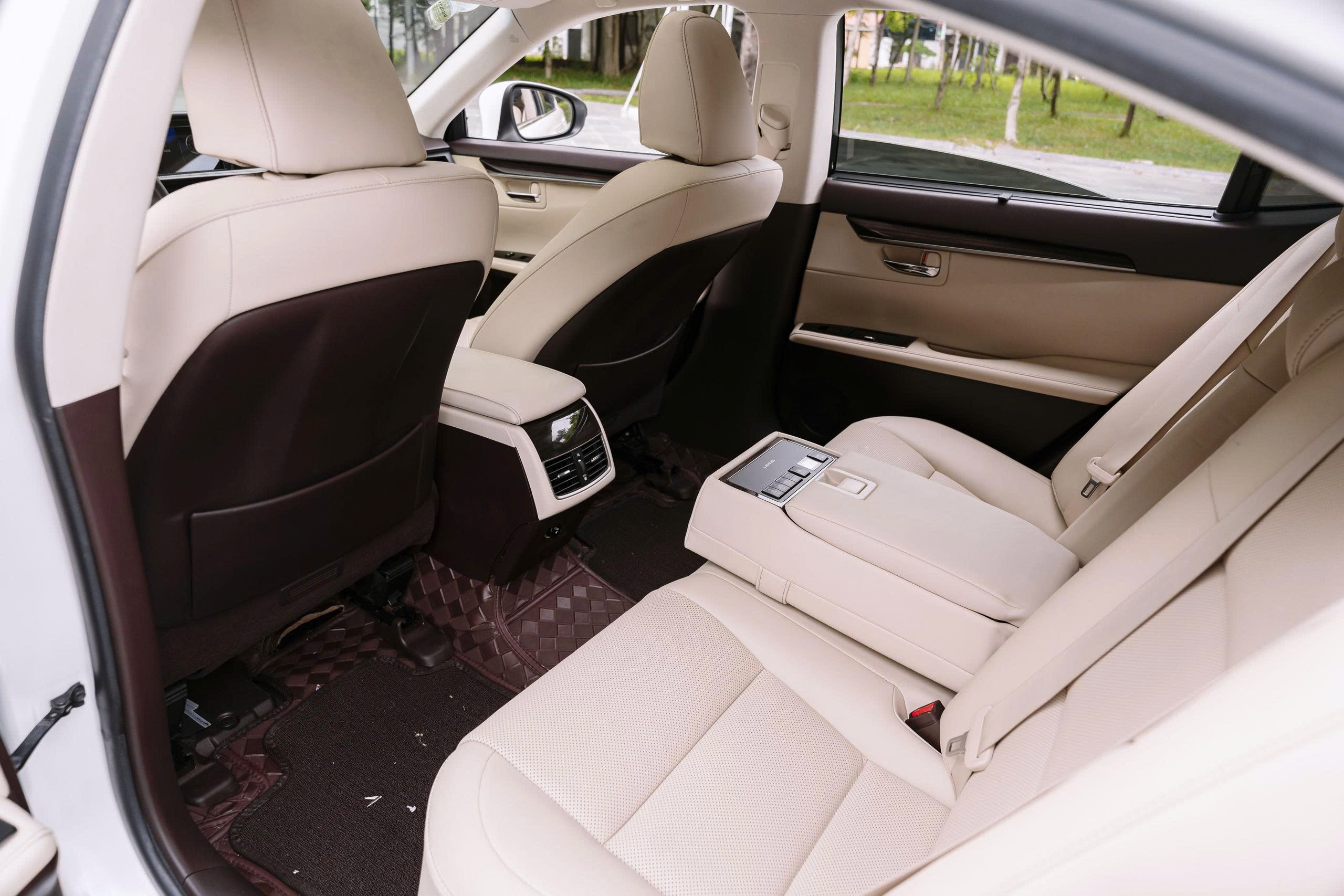 Lexus ES250 2017a10
