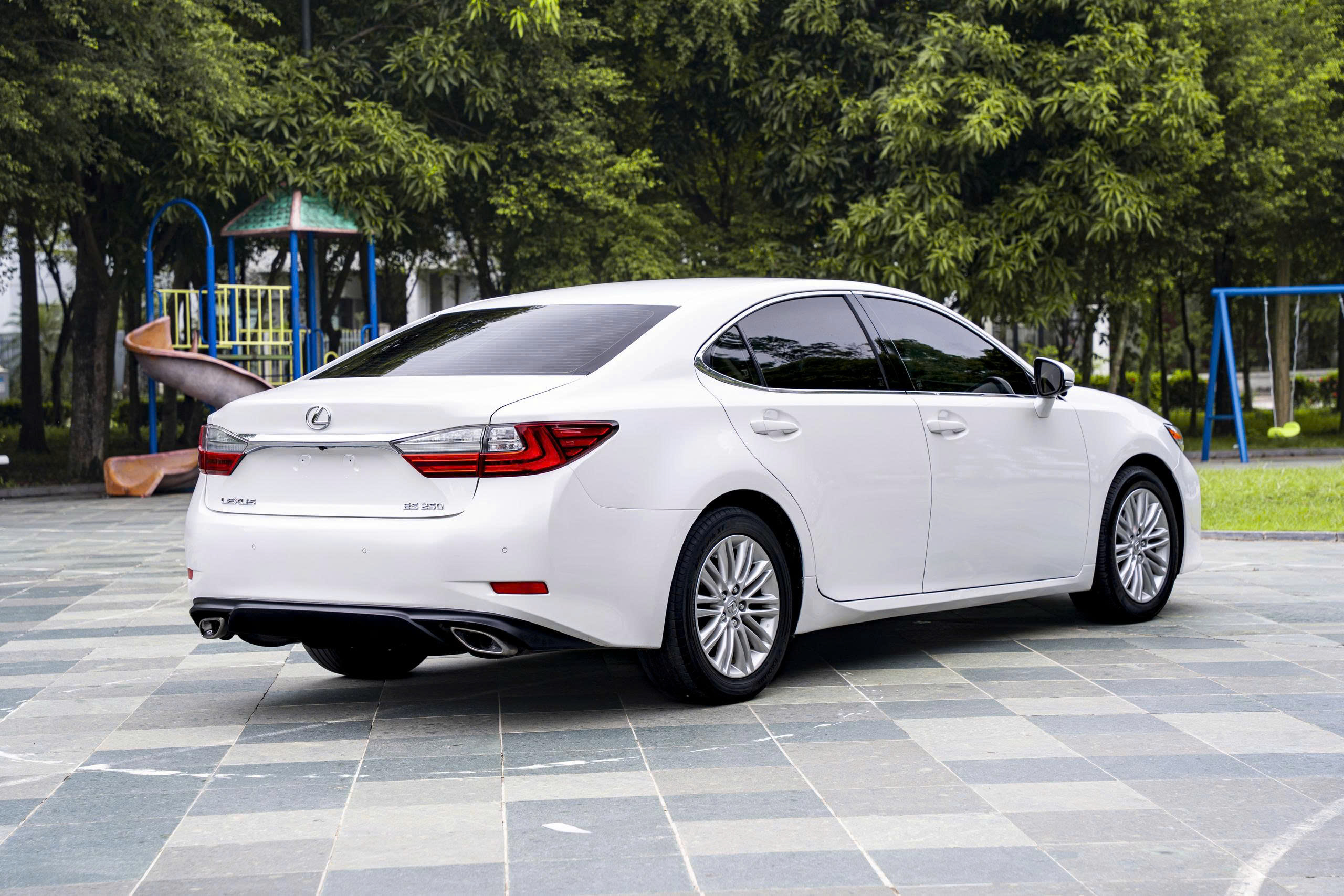 Lexus ES250 2017a3