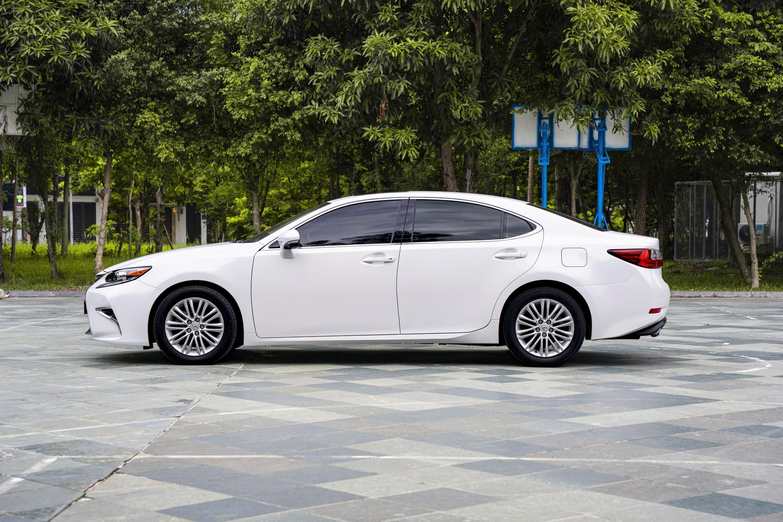 Lexus ES250 2017a6