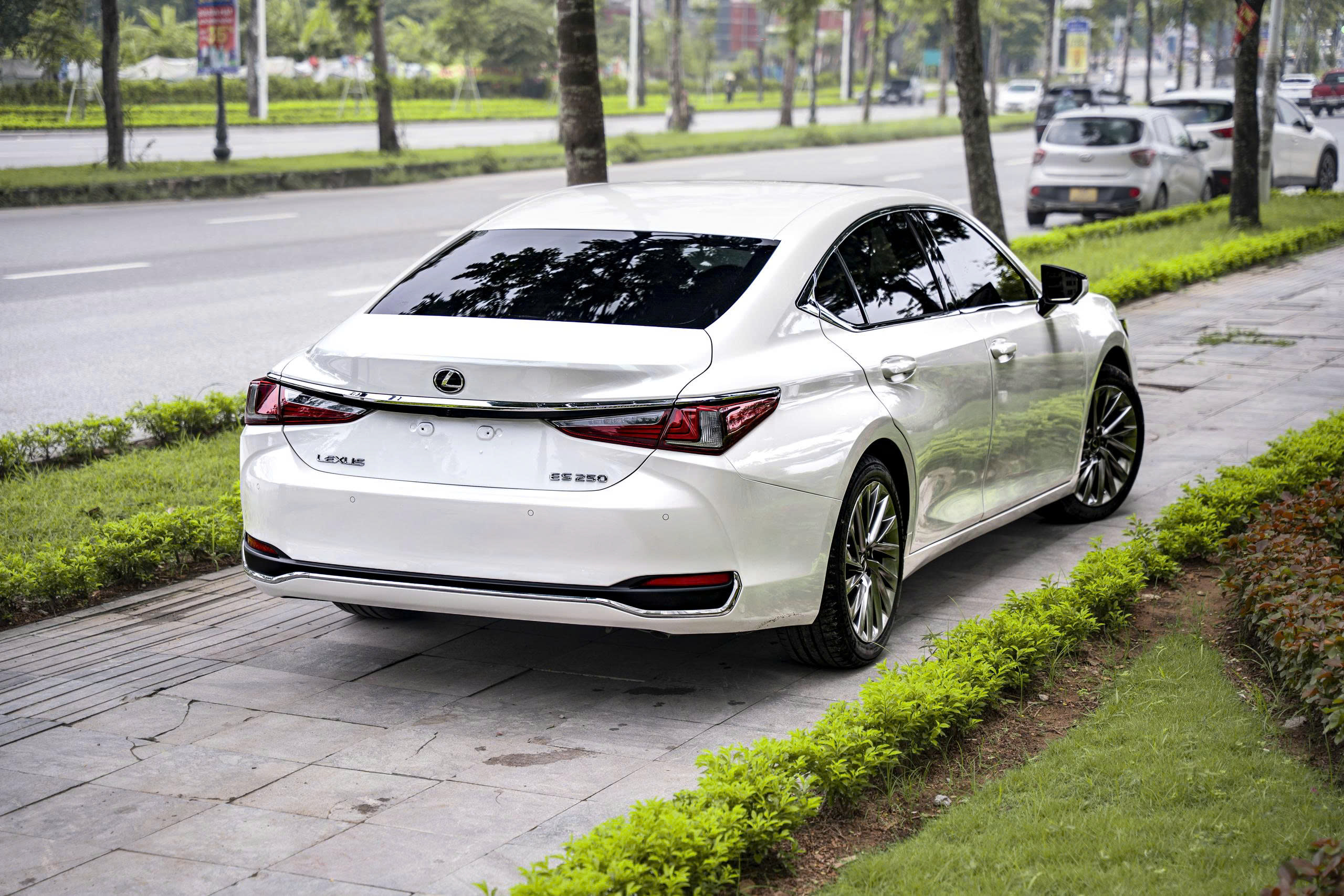 Lexus ES250 2018a3