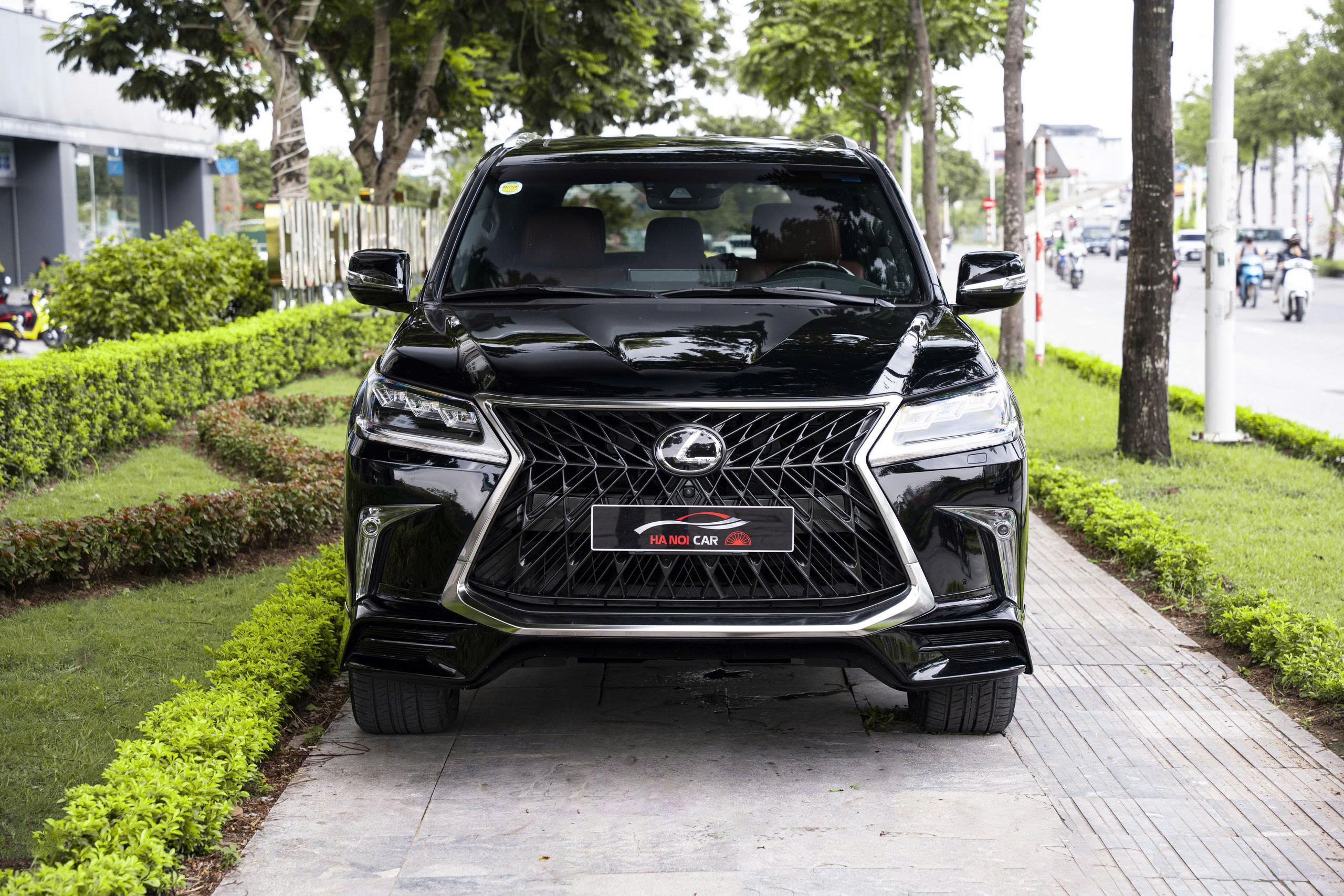 Lexus LX570 2020a1