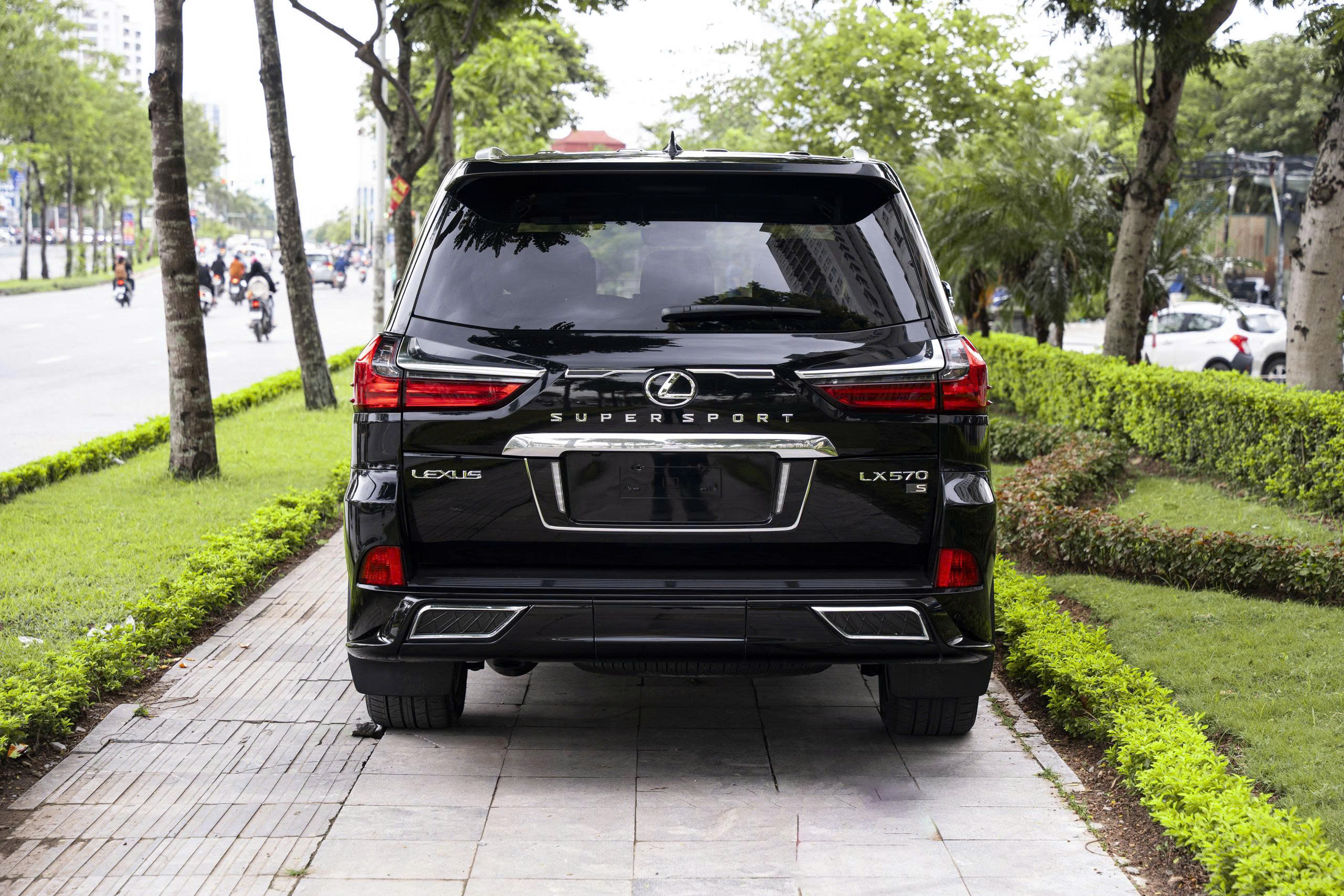 Lexus LX570 2020a4