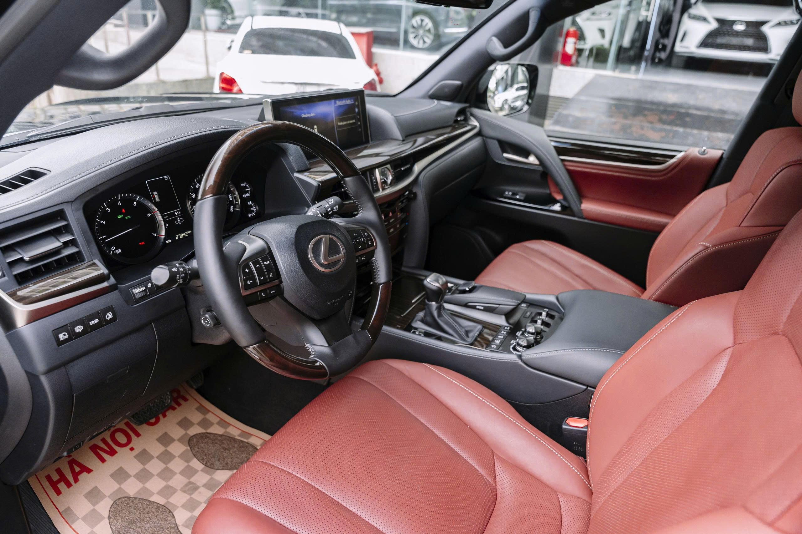 Lexus LX570 2020a6