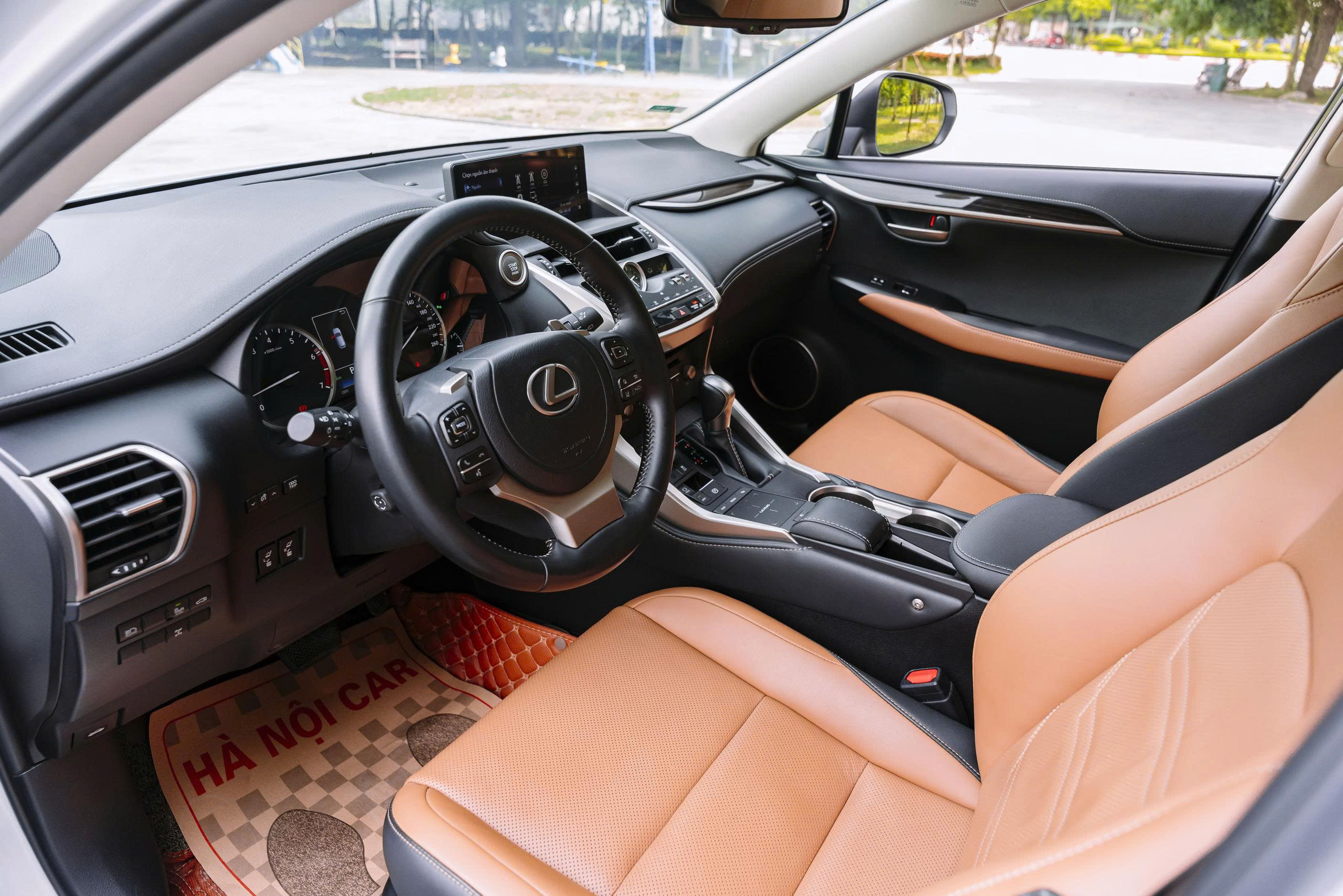 Lexus NX300 2021a7