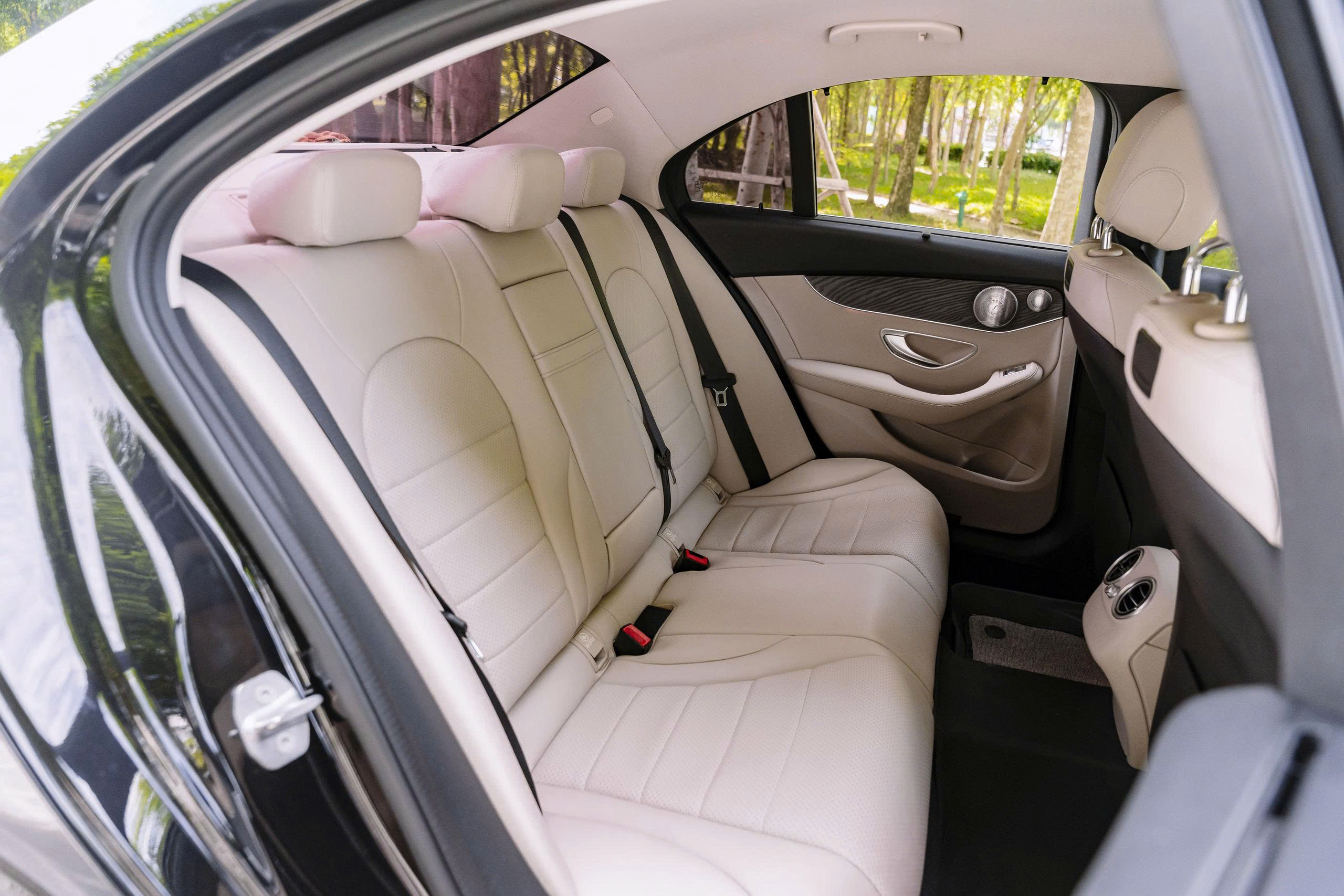Mercedes Benz C200 2018a10