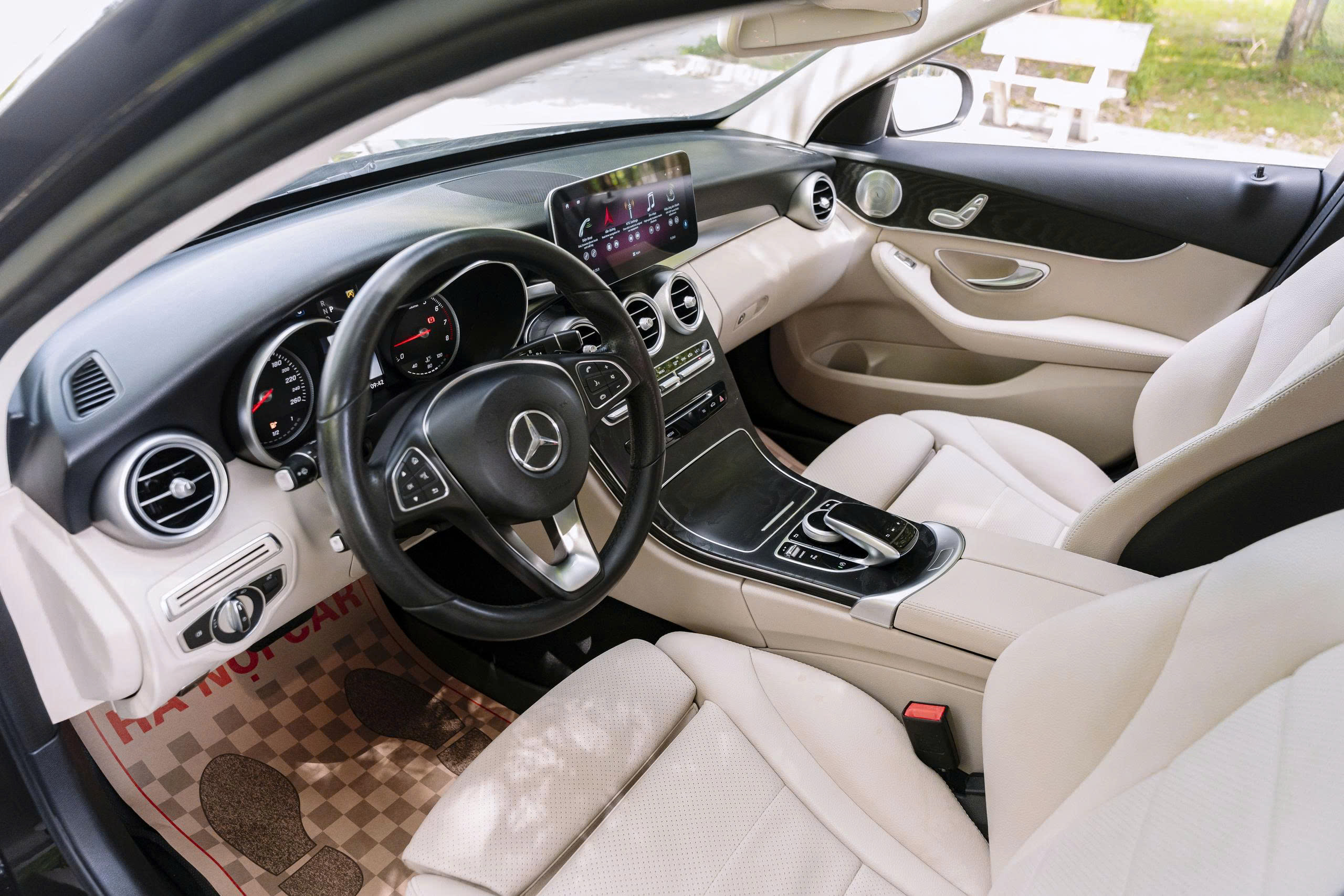 Mercedes Benz C200 2018a7