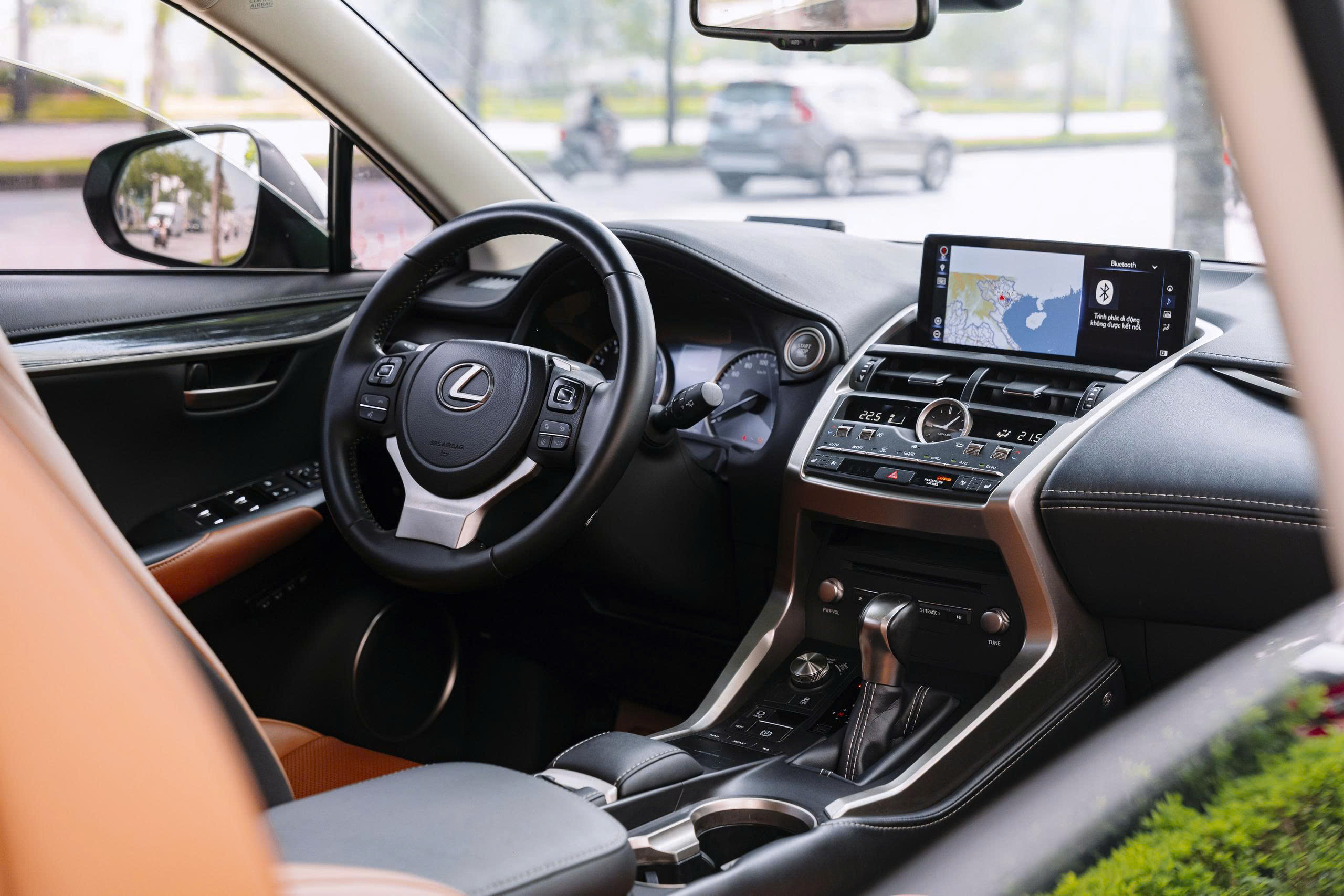 Lexus NX300 2020a9