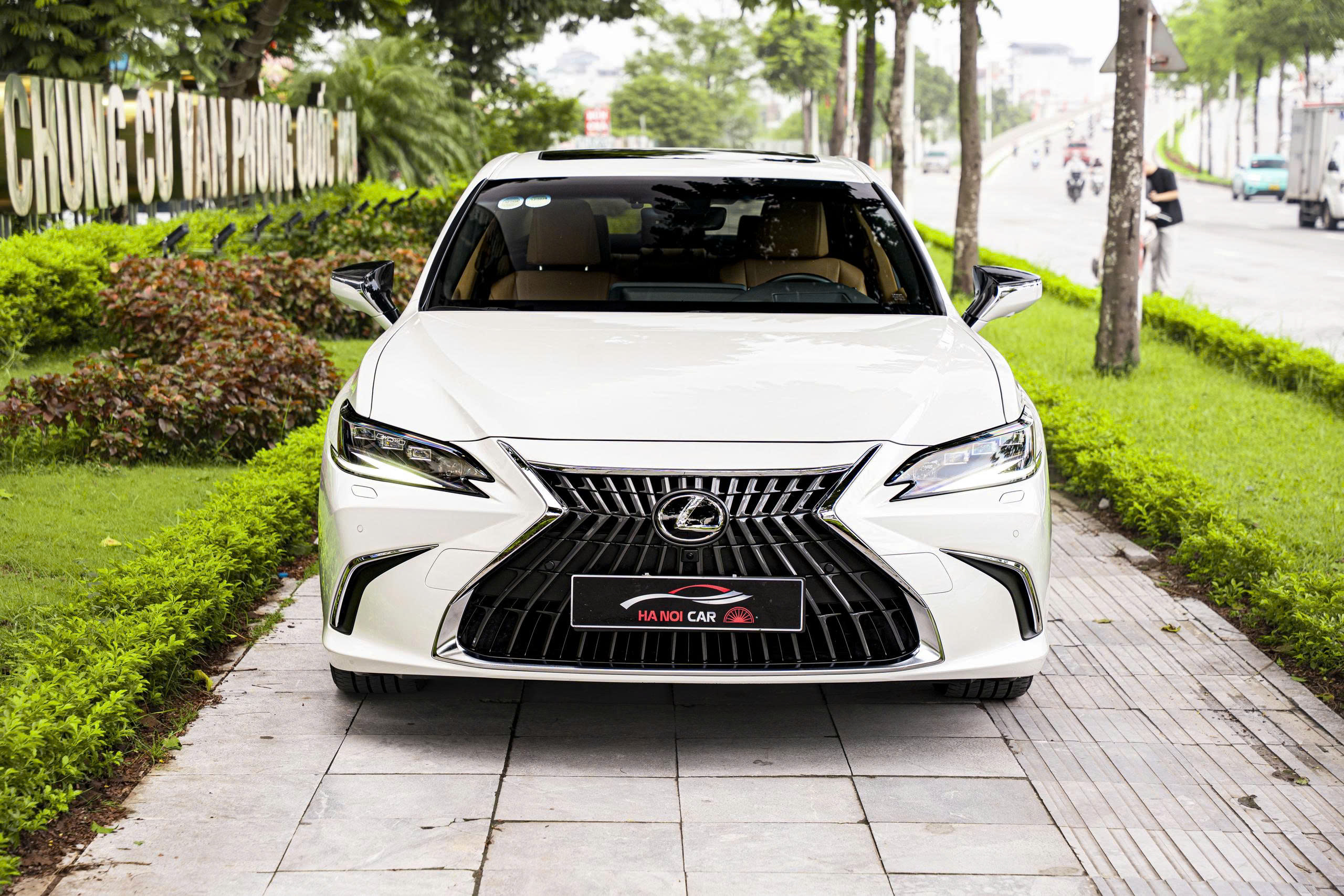 Lexus ES300h 2025a1