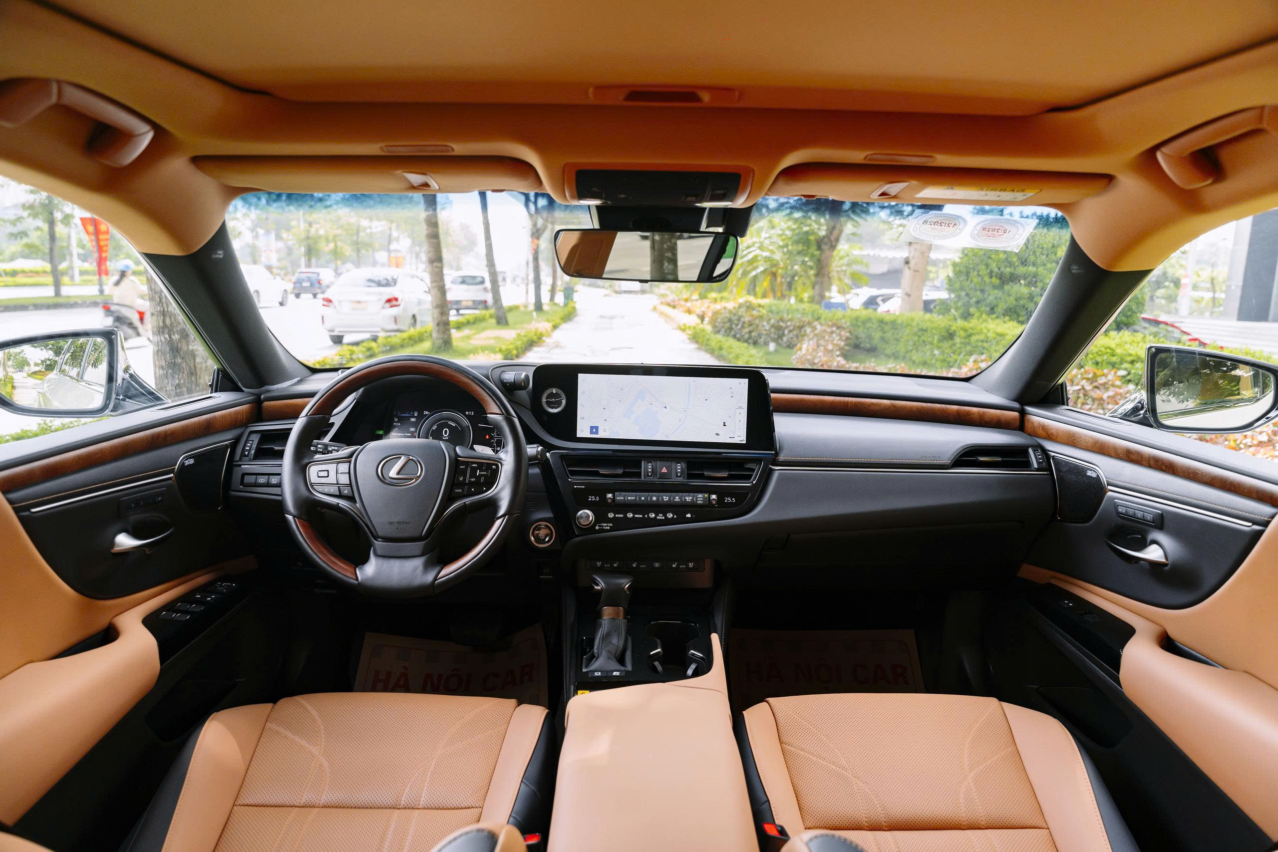 Lexus ES300h 2025a11